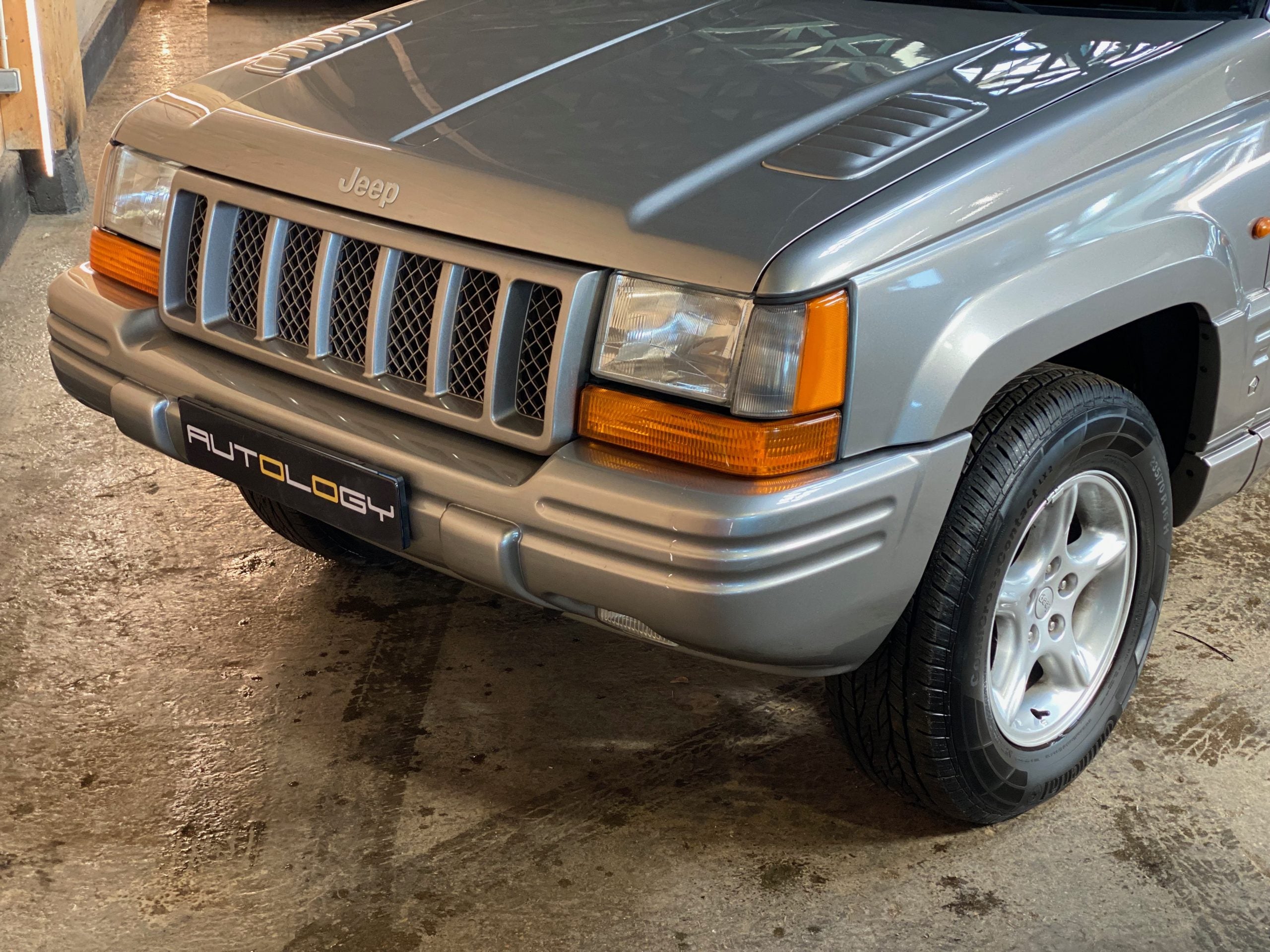 Jeep Grand Cherokee Limited LX 5.9