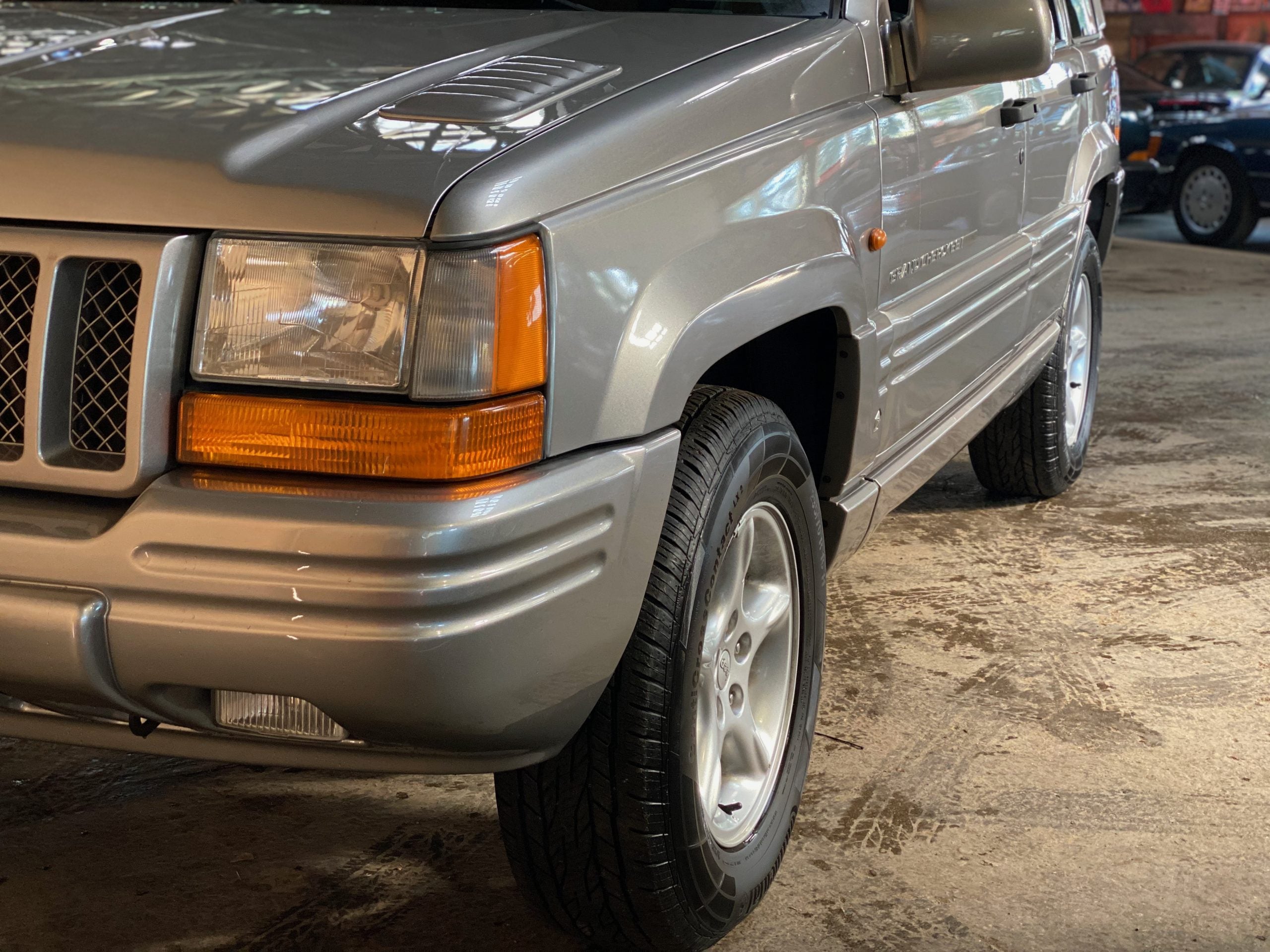Jeep Grand Cherokee Limited LX 5.9