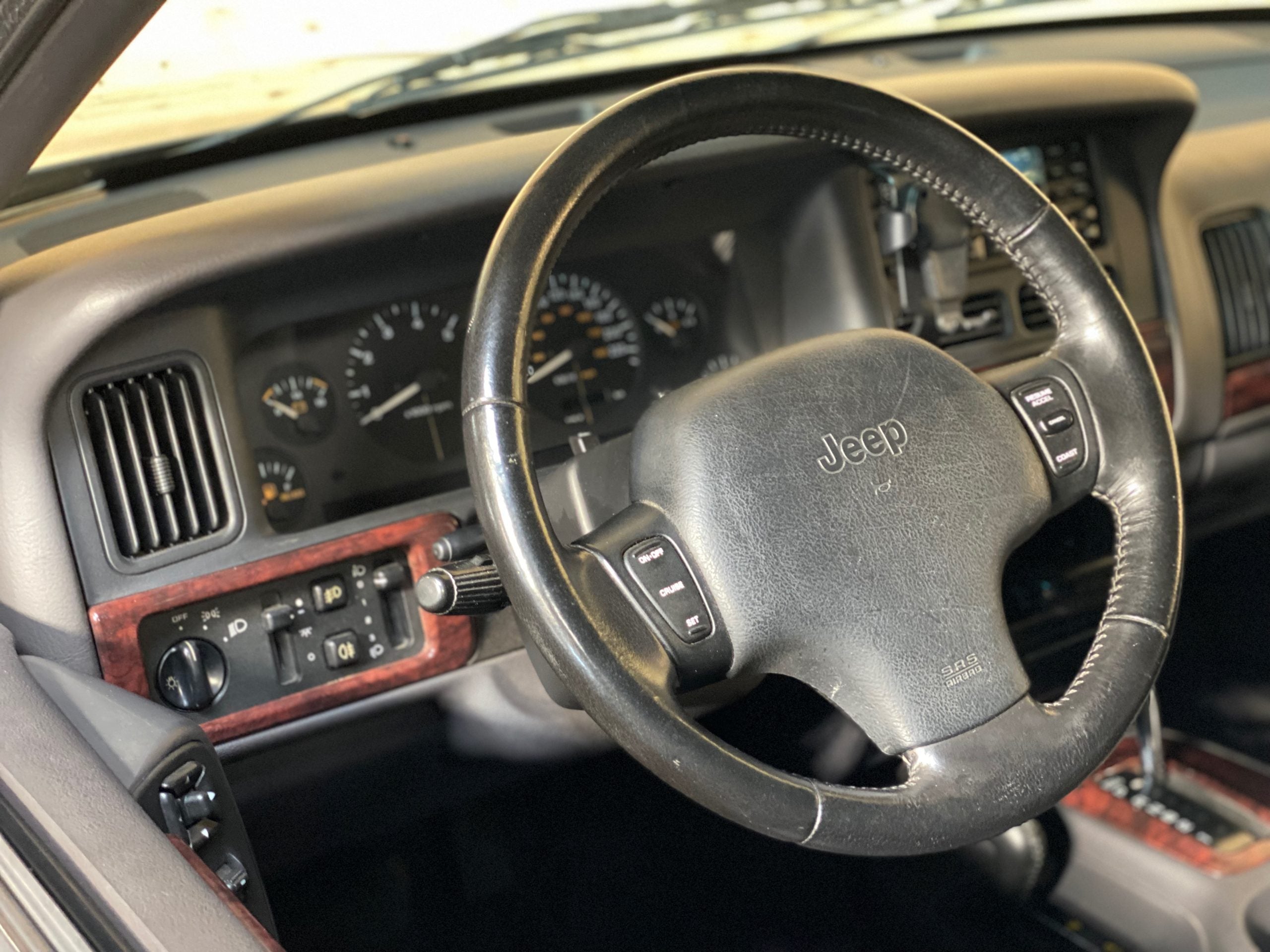 Jeep Grand Cherokee Limited LX 5.9