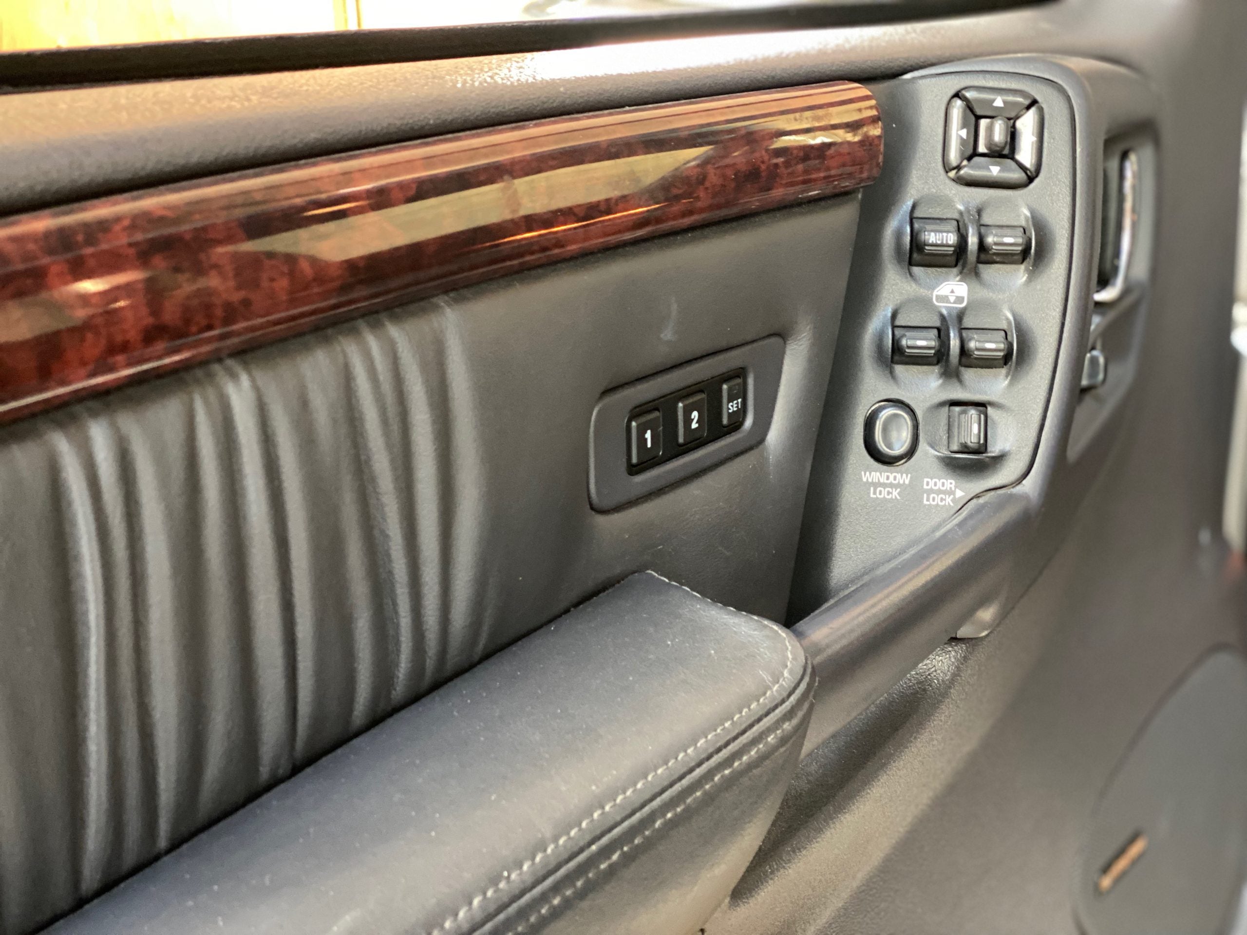 Jeep Grand Cherokee Limited LX 5.9