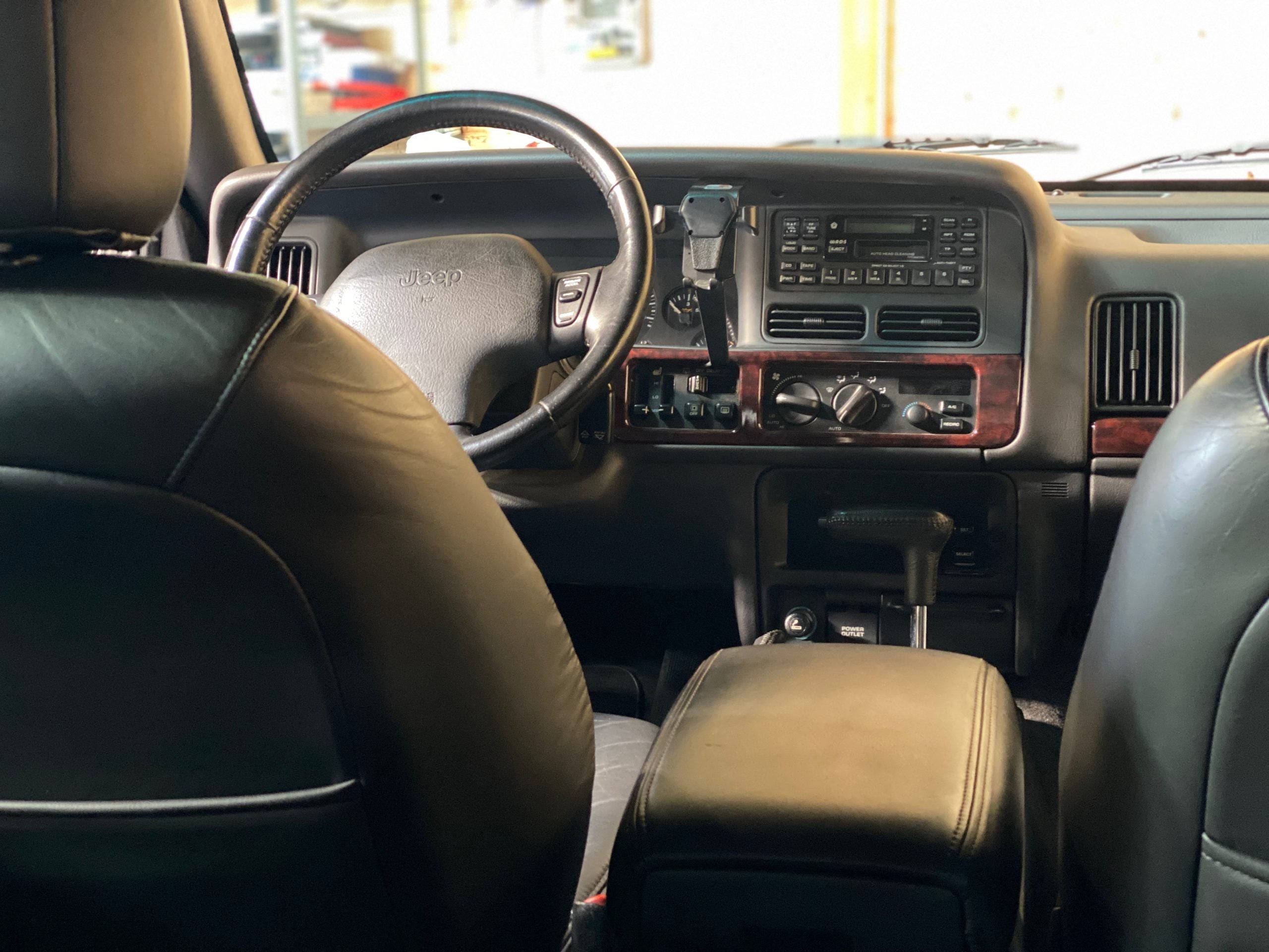 Jeep Grand Cherokee Limited LX 5.9