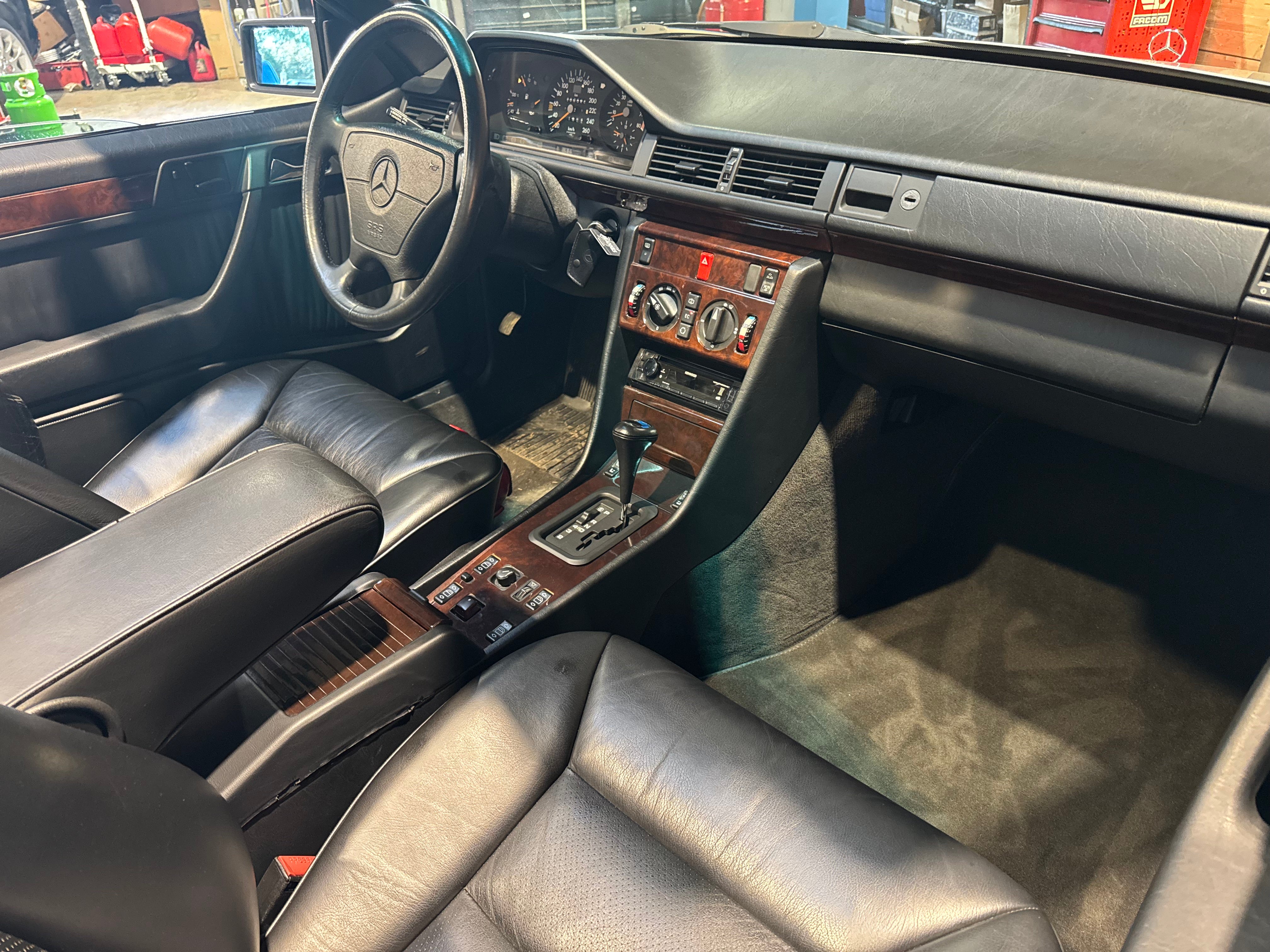 Mercedes 300 CE-24 Cabriolet BVA