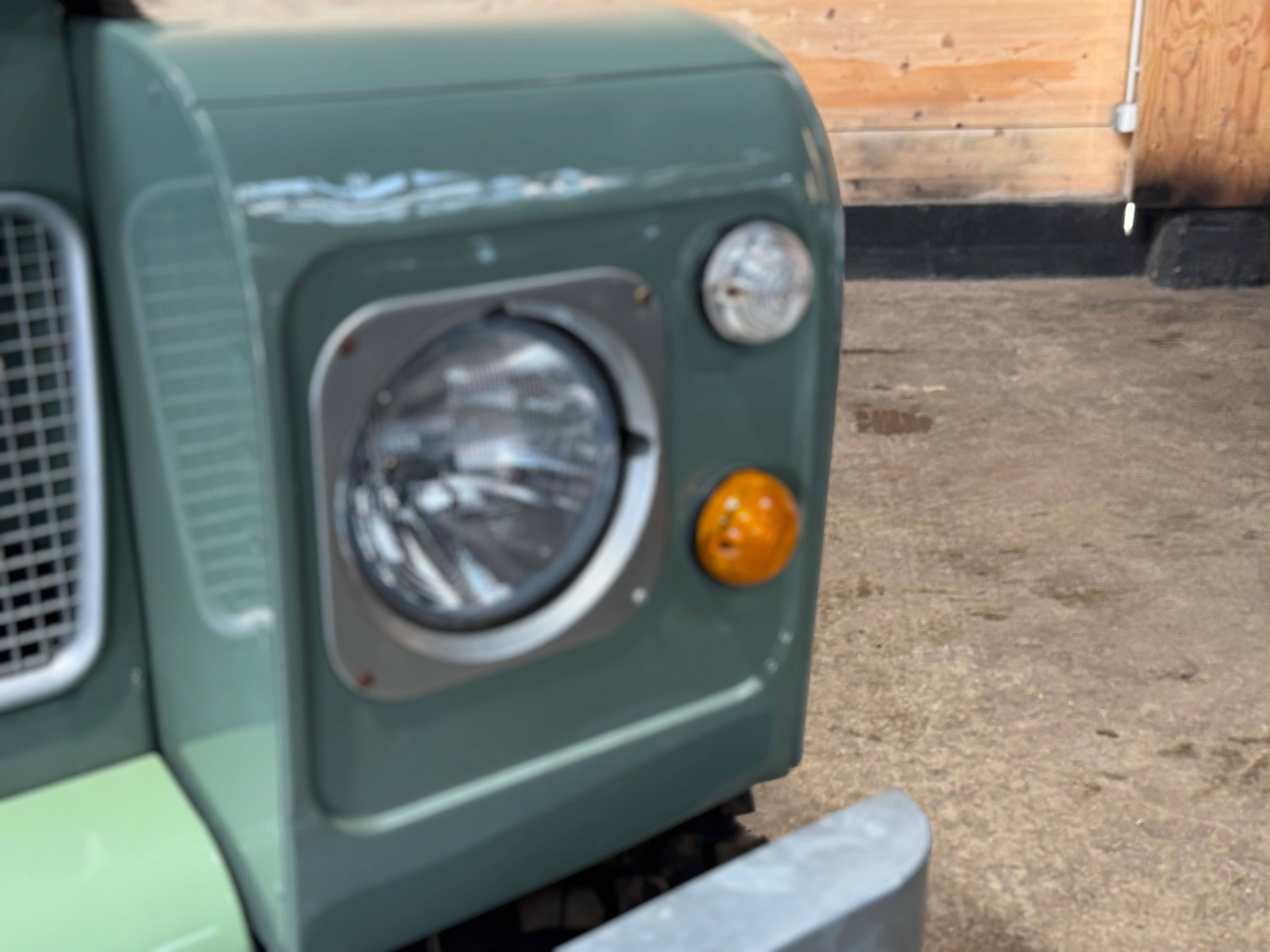 Land Rover 88 Serie III 2.2d