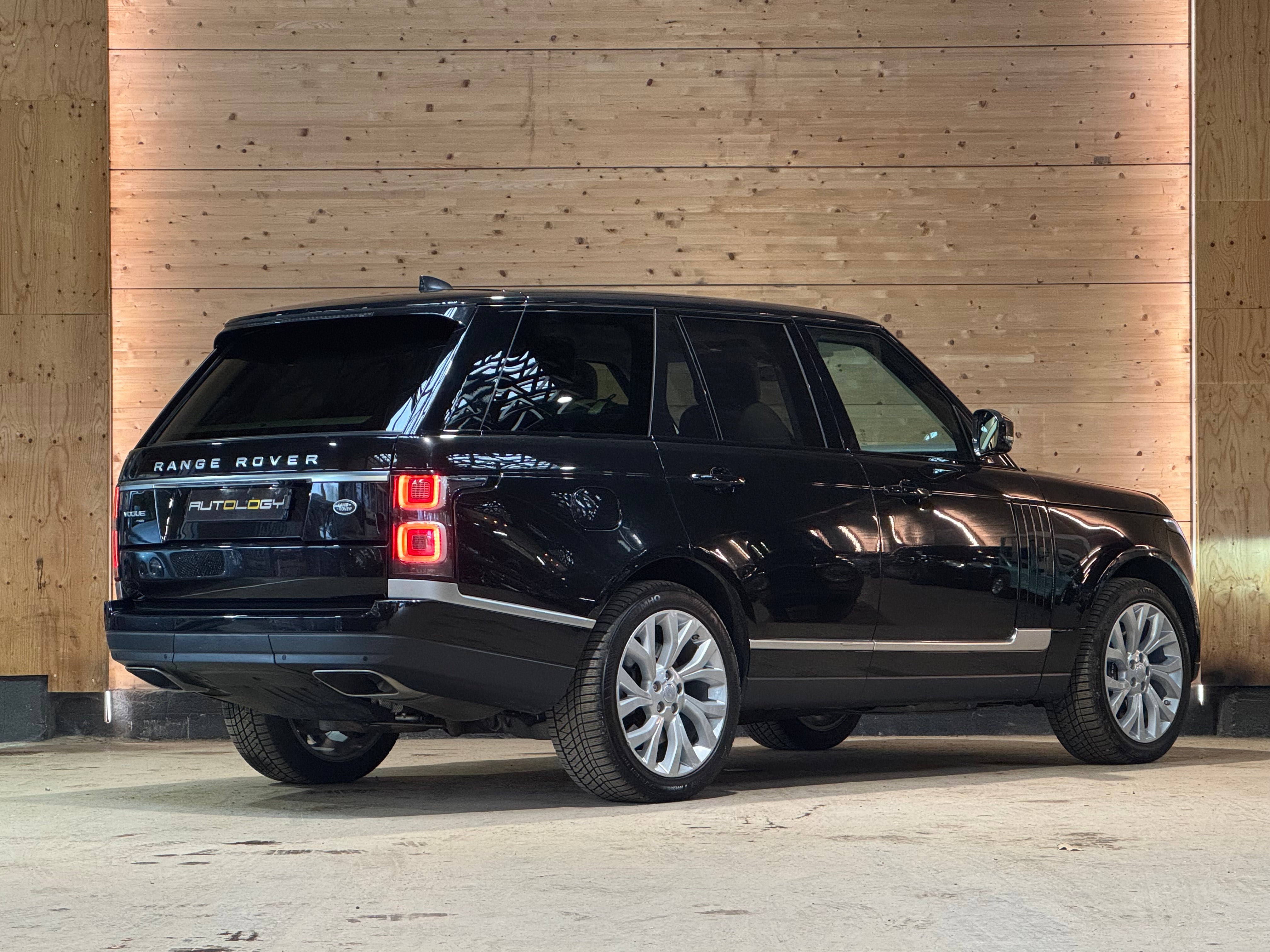 Land Rover Range Rover P400e Vogue