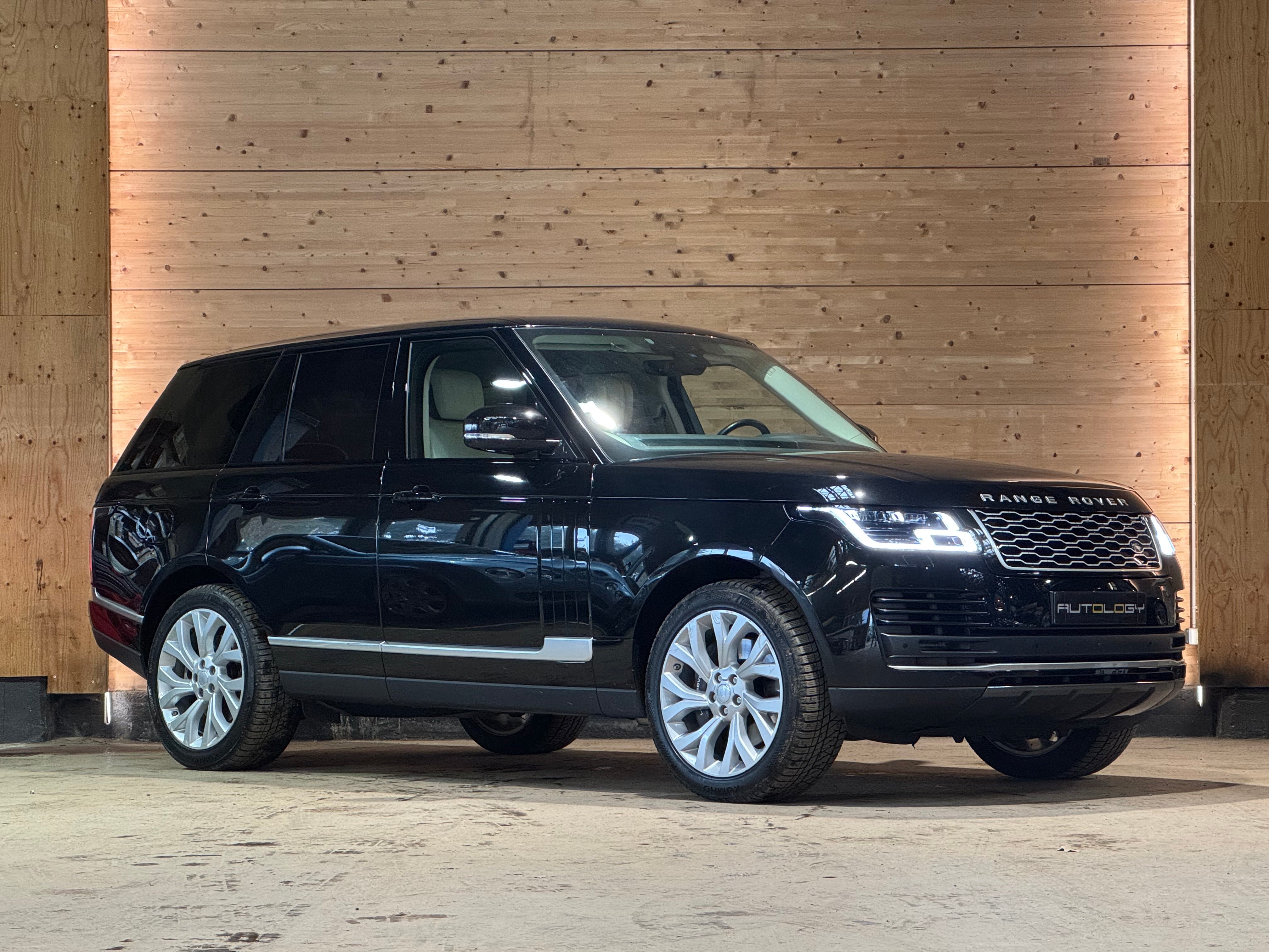 Land Rover Range Rover P400e Vogue