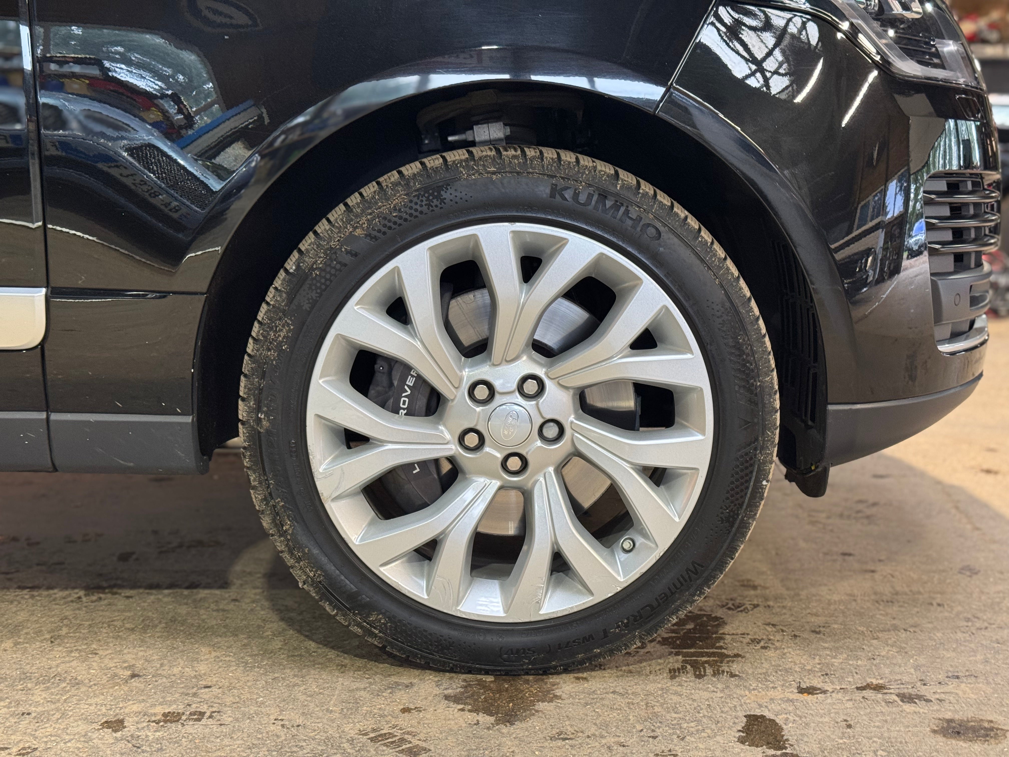 Land Rover Range Rover P400e Vogue