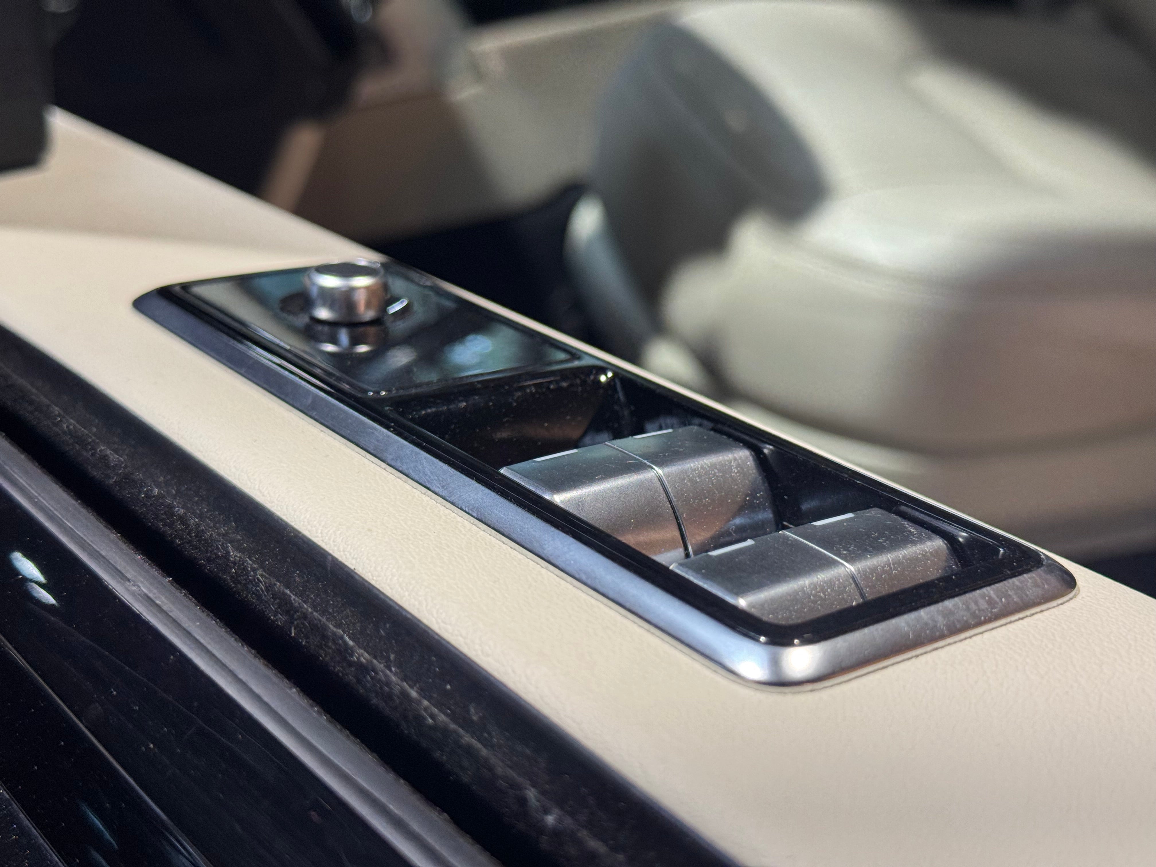 Land Rover Range Rover P400e Vogue