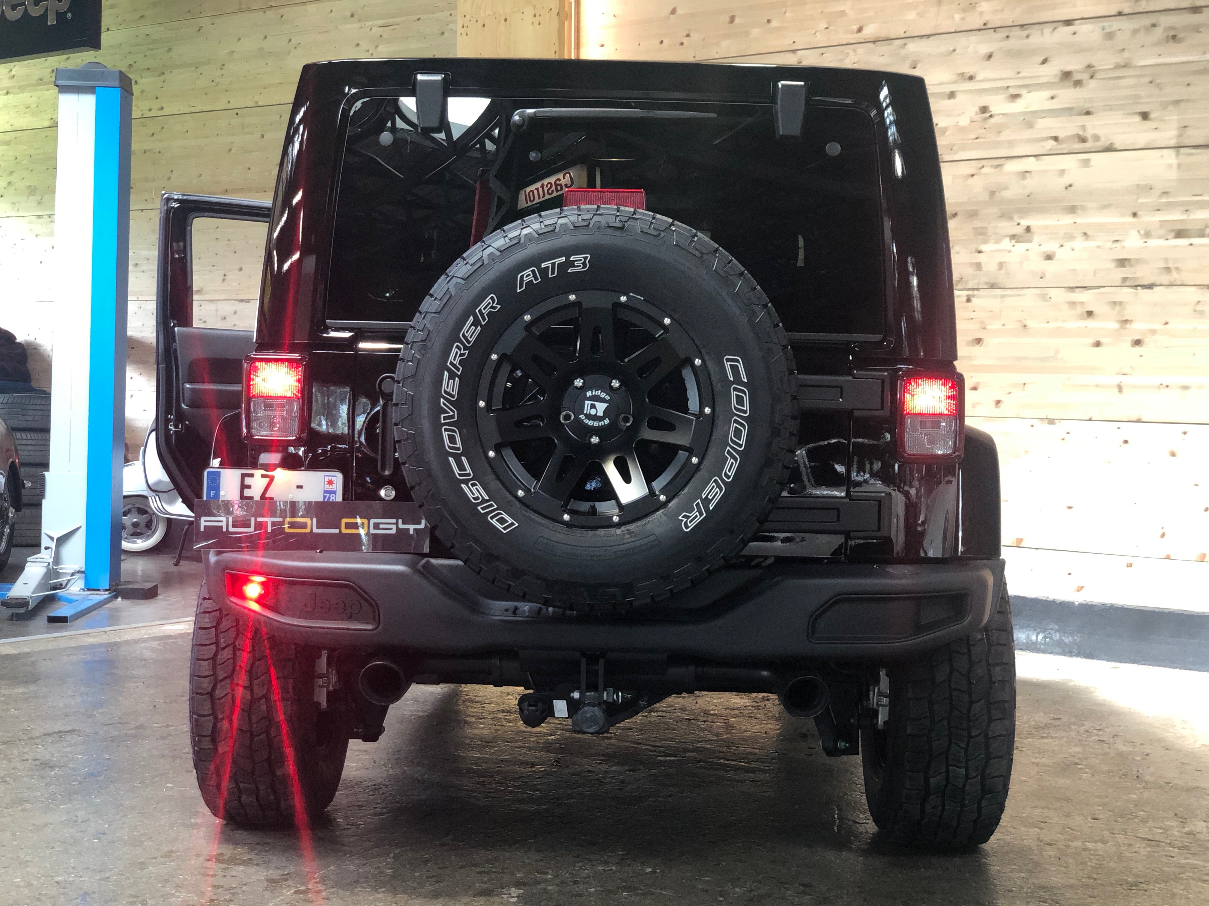 Jeep Wrangler Unlimited V6 3.6 Sahara BVA
