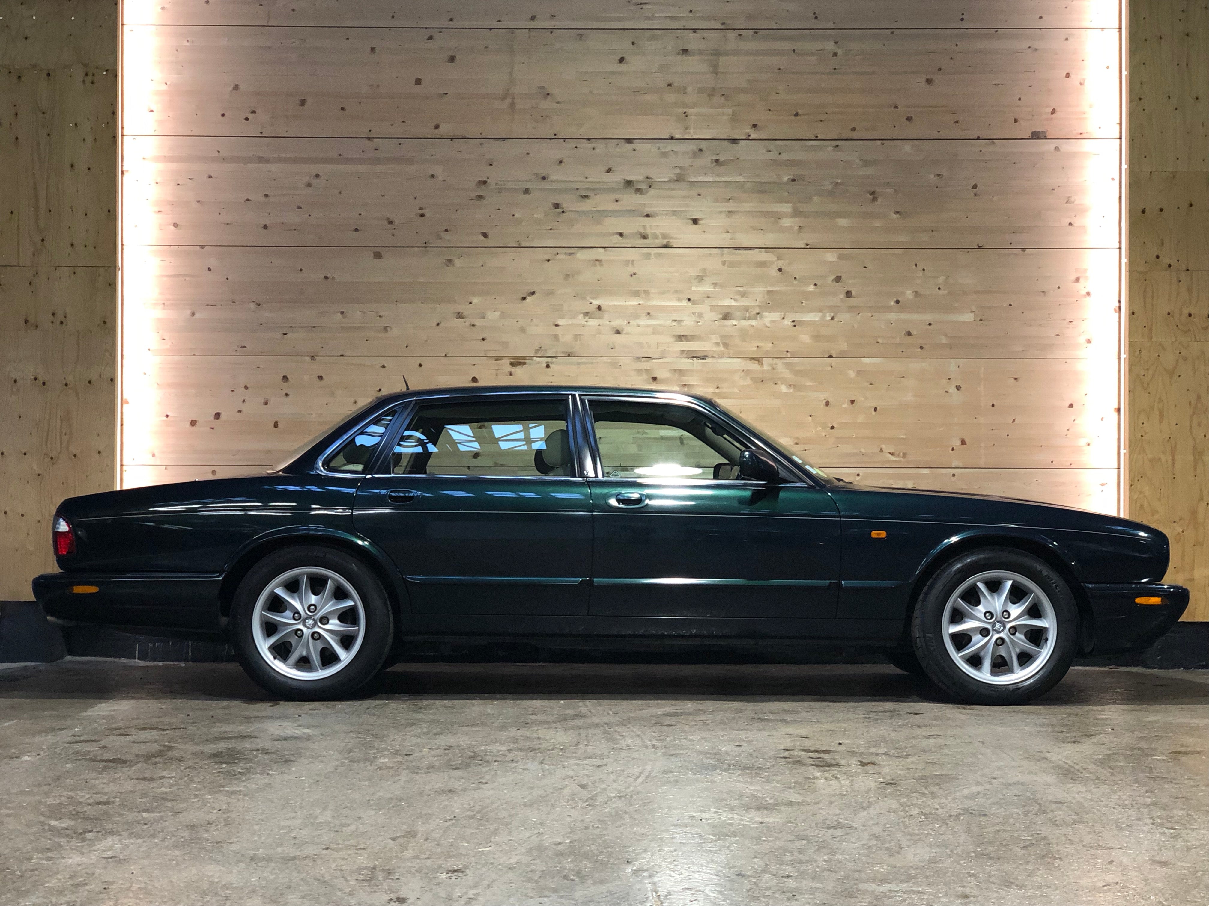 Jaguar XJ8 3.2