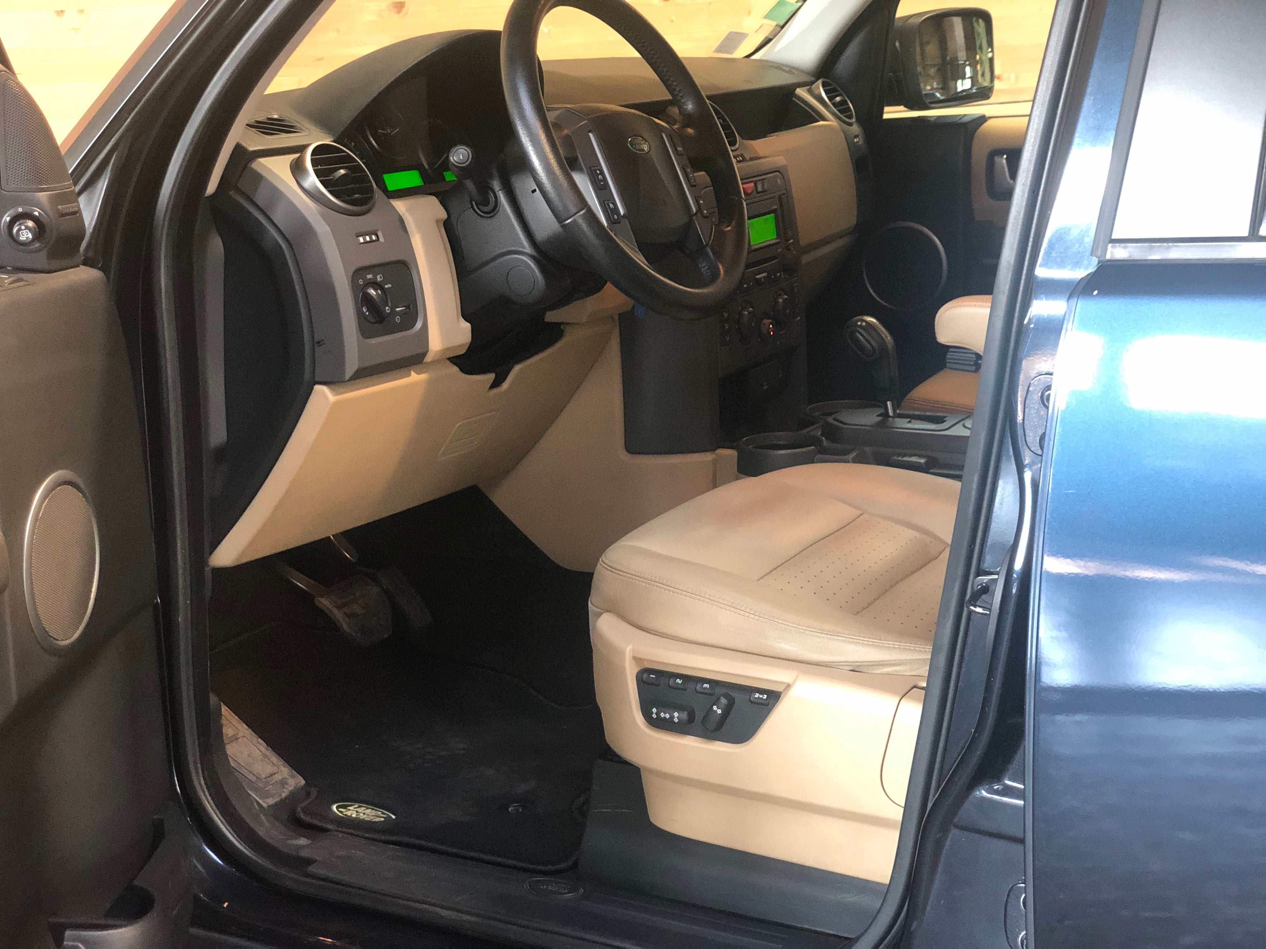Land Rover Discovery V8 4.4 HSE 7 places