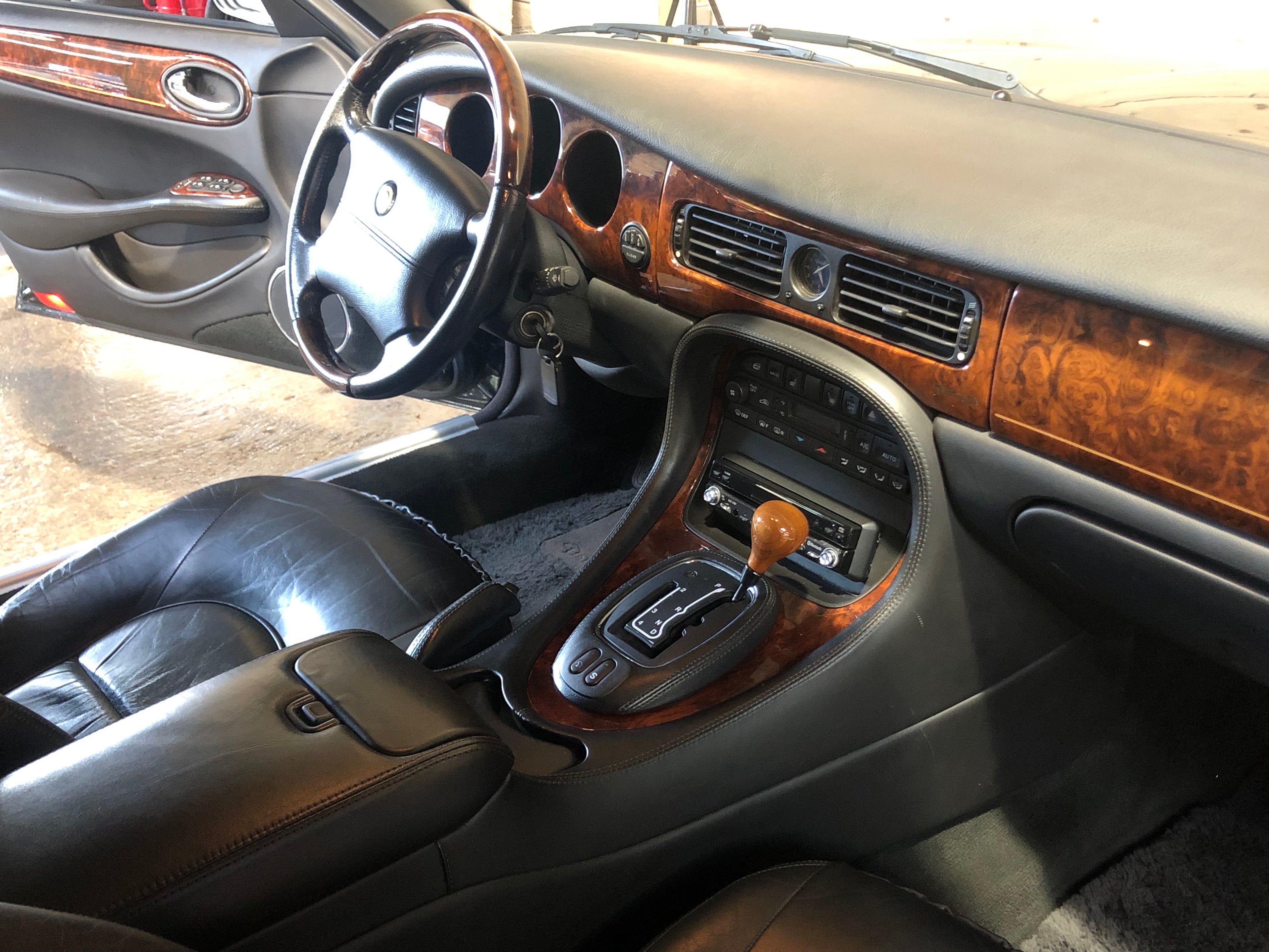 Daimler V8 4.0 BVA (X308)