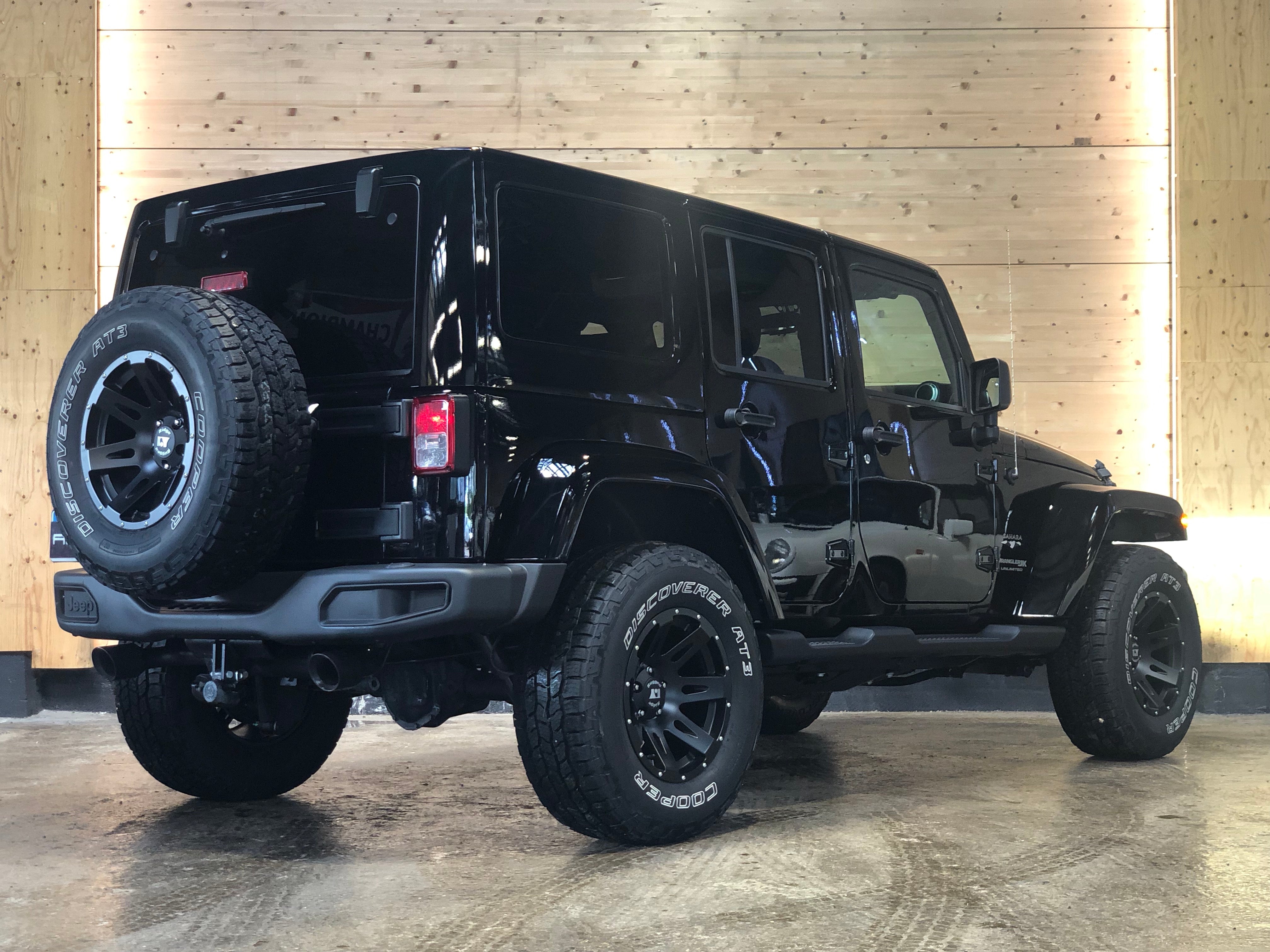 Jeep Wrangler Unlimited V6 3.6 Sahara BVA