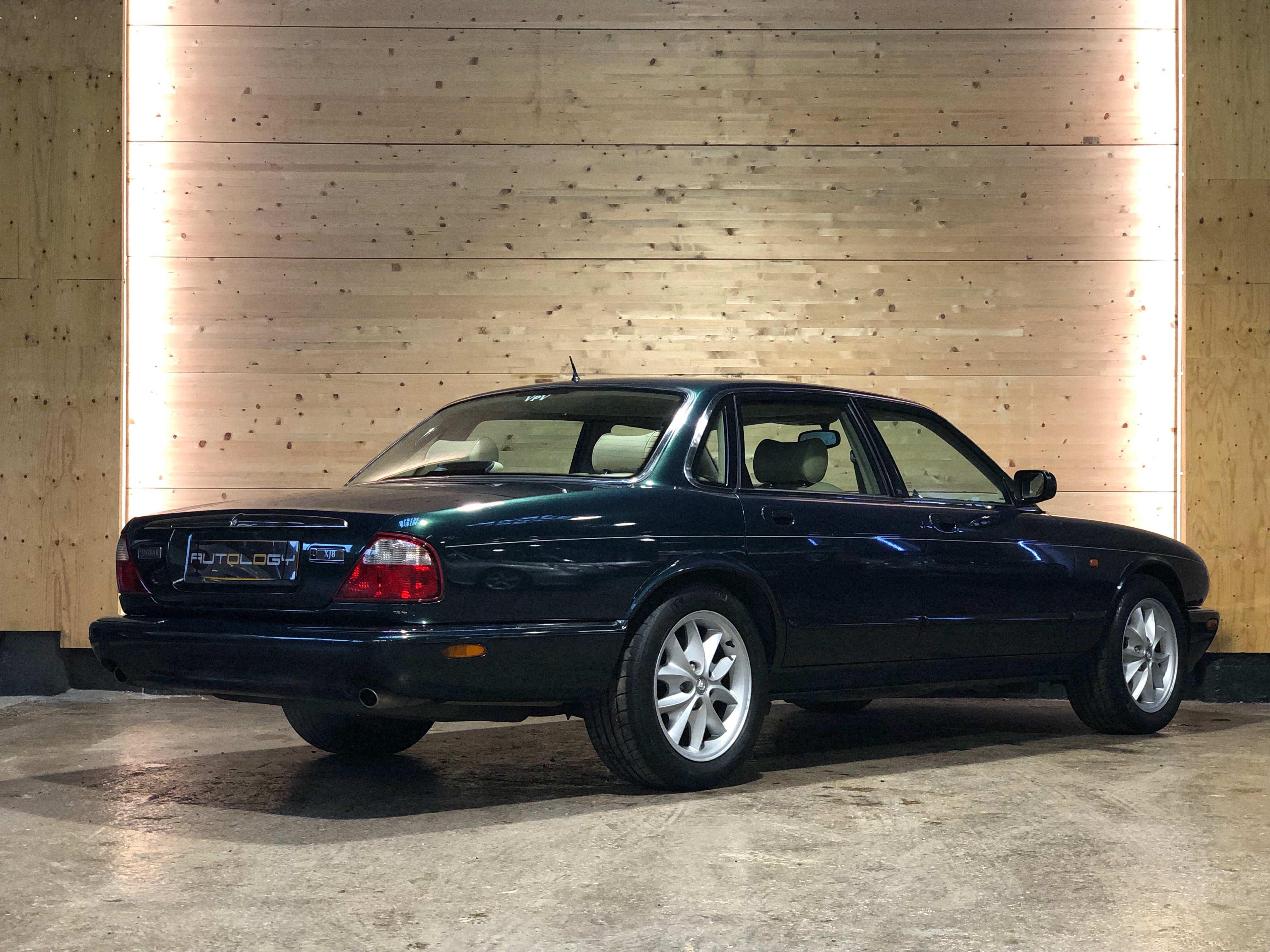 Jaguar XJ8 3.2