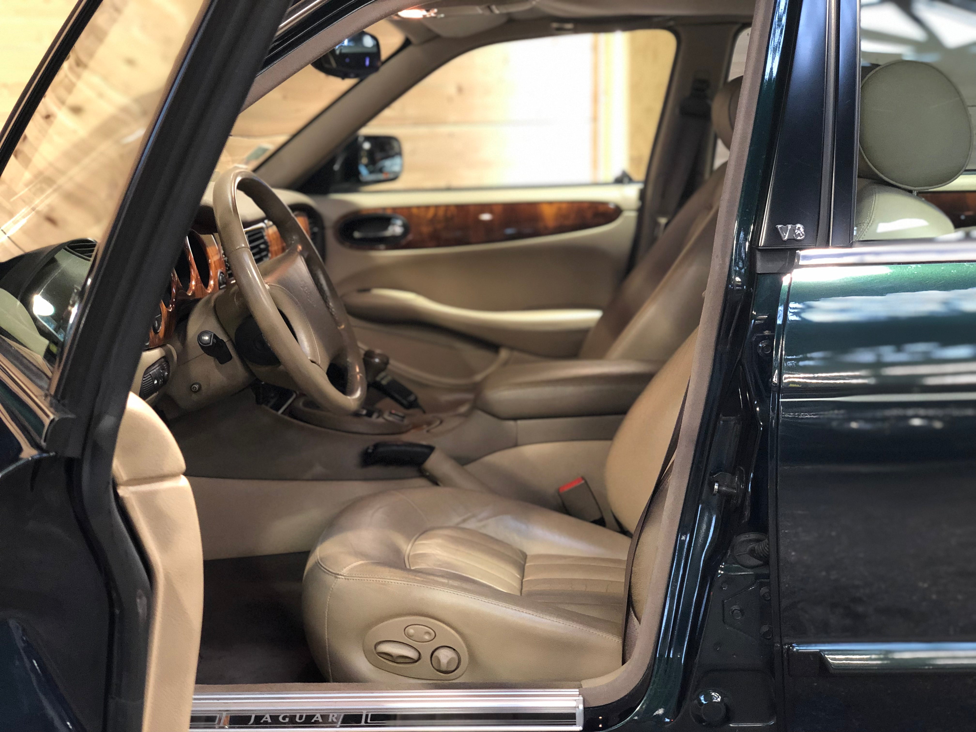 Jaguar XJ8 3.2