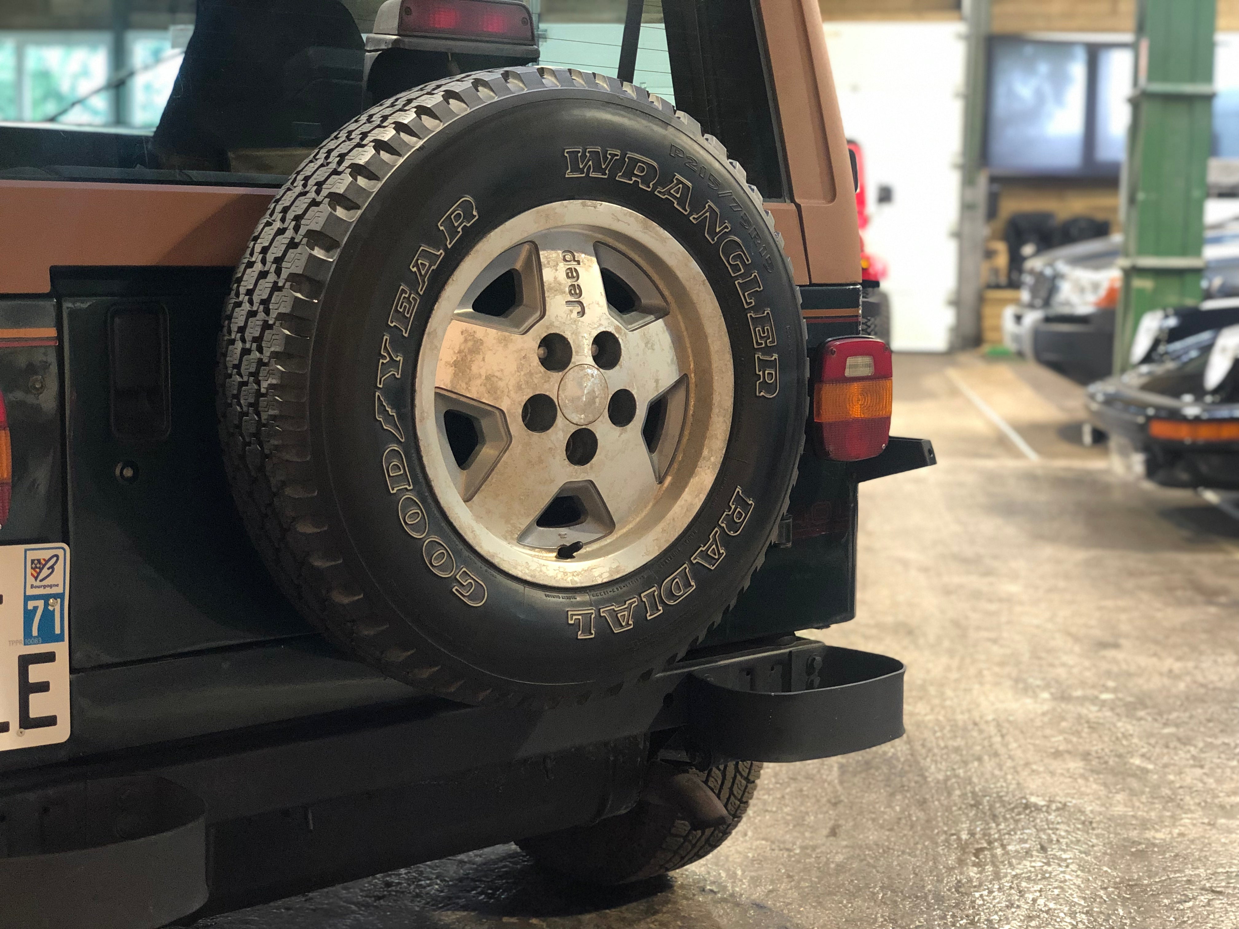 Jeep Wrangler YJ 4.0 Sahara