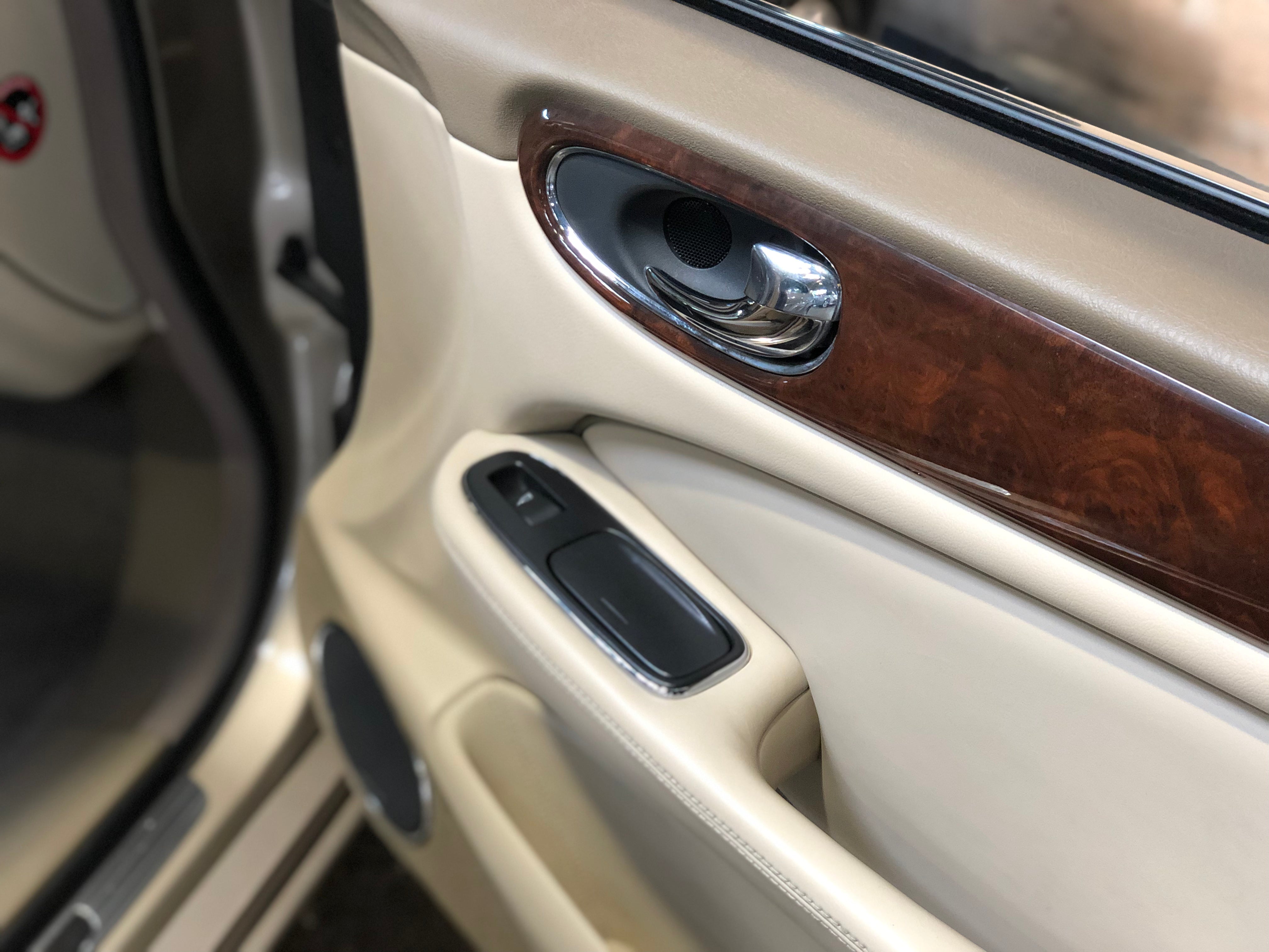 Jaguar XJ Super V8