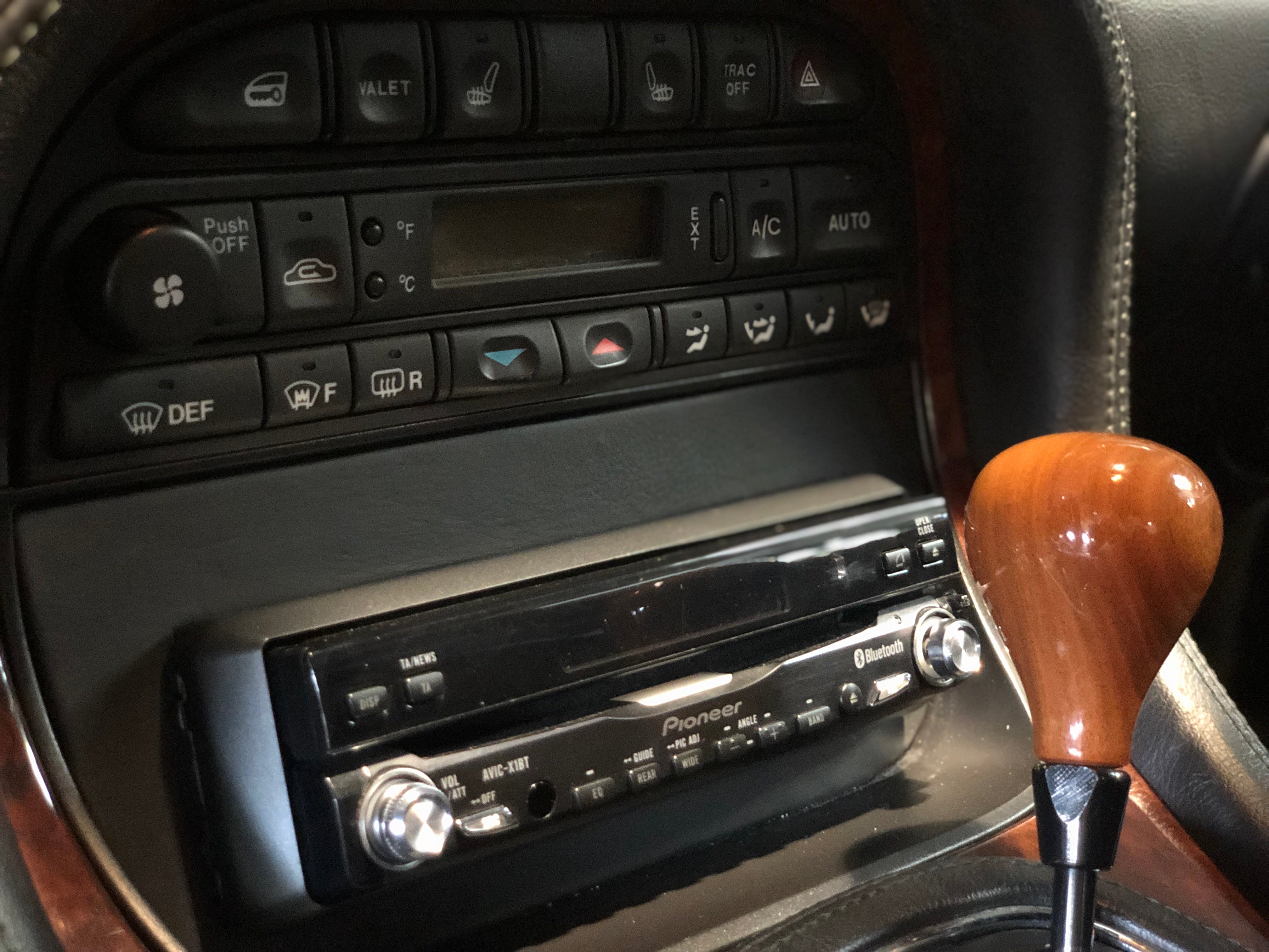 Daimler V8 4.0 BVA (X308)