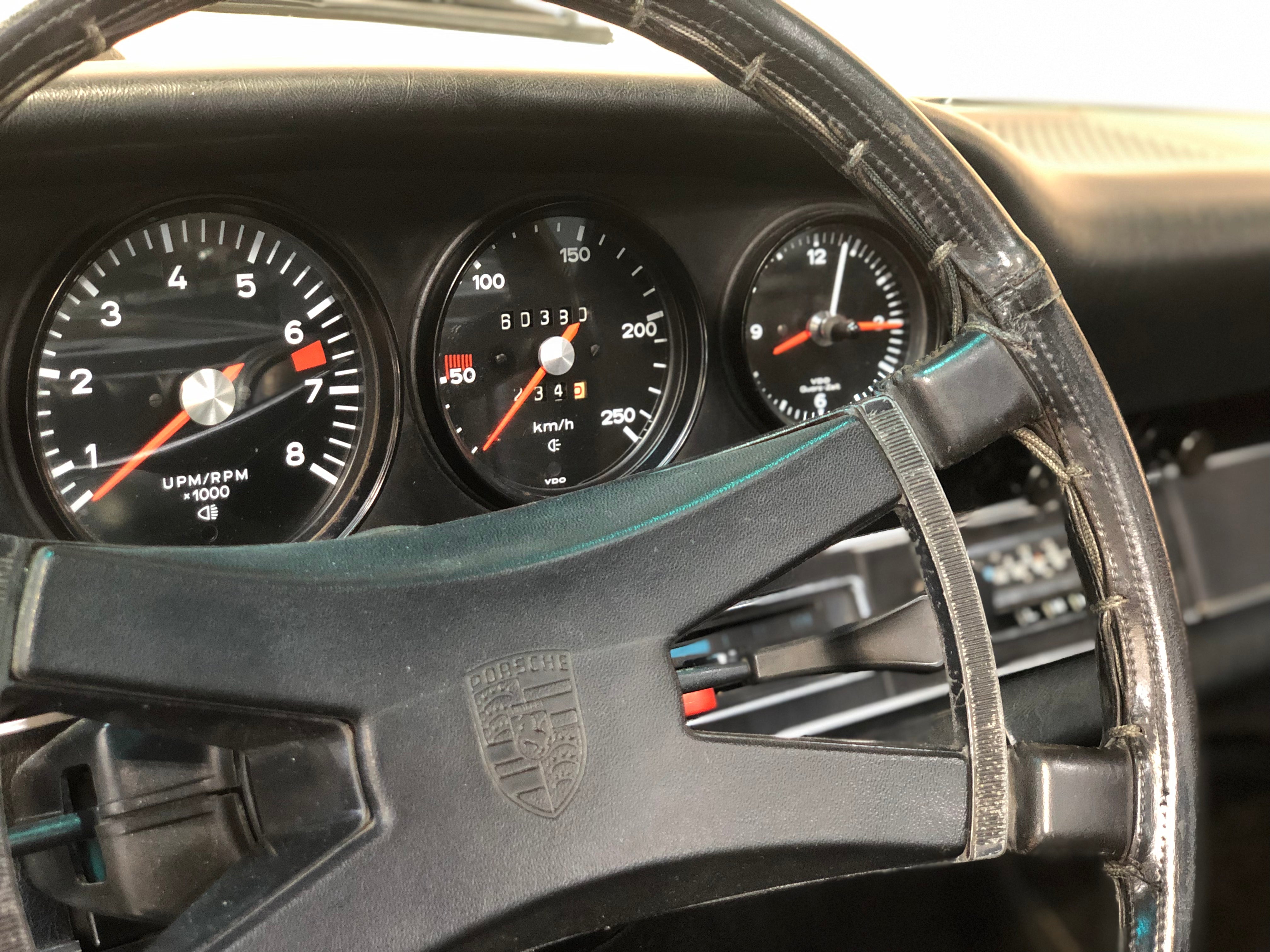 Porsche 911 2.4 T Targa