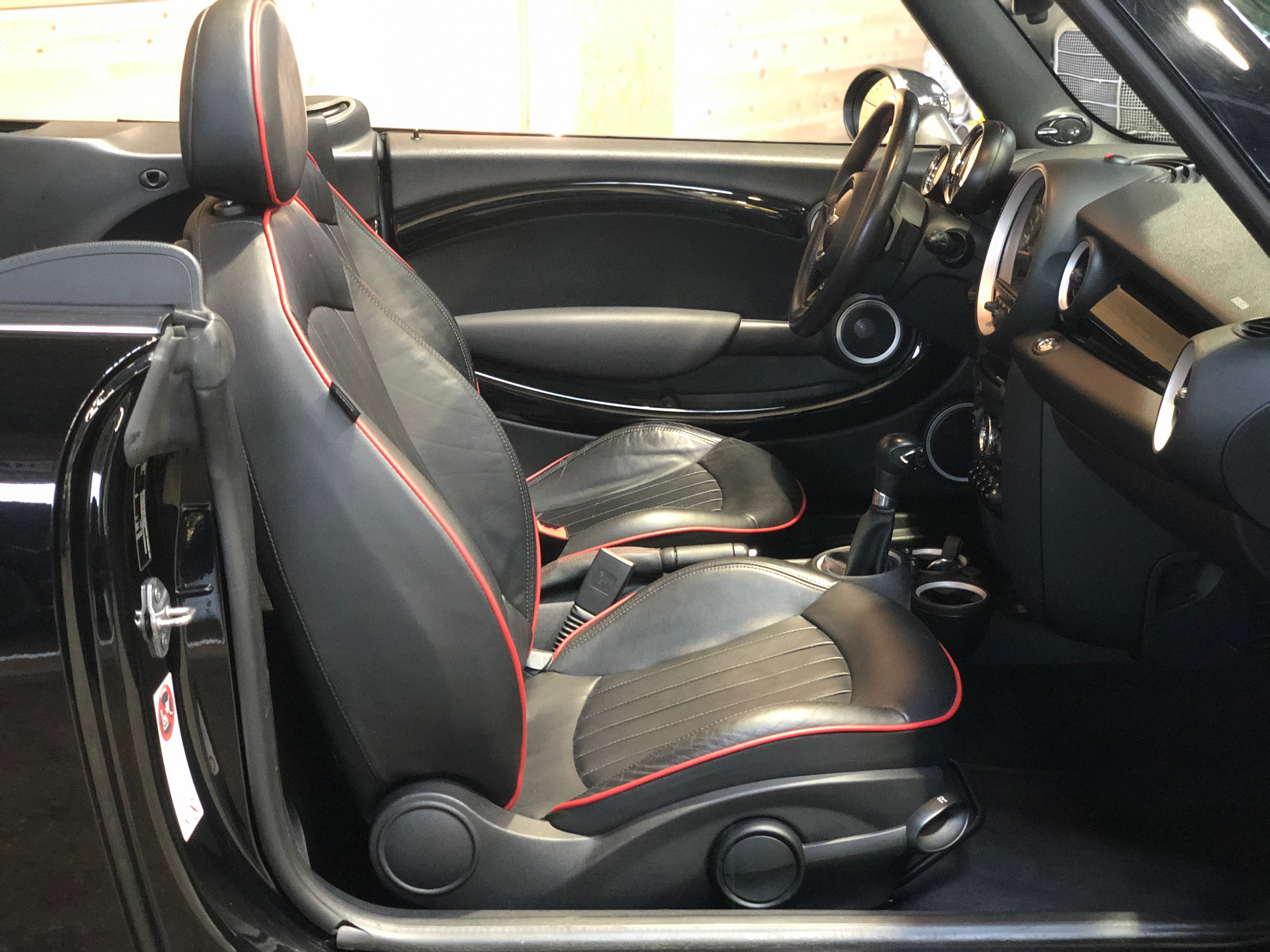 Mini Cabriolet Cooper S JCW BVA 211ch (R57)