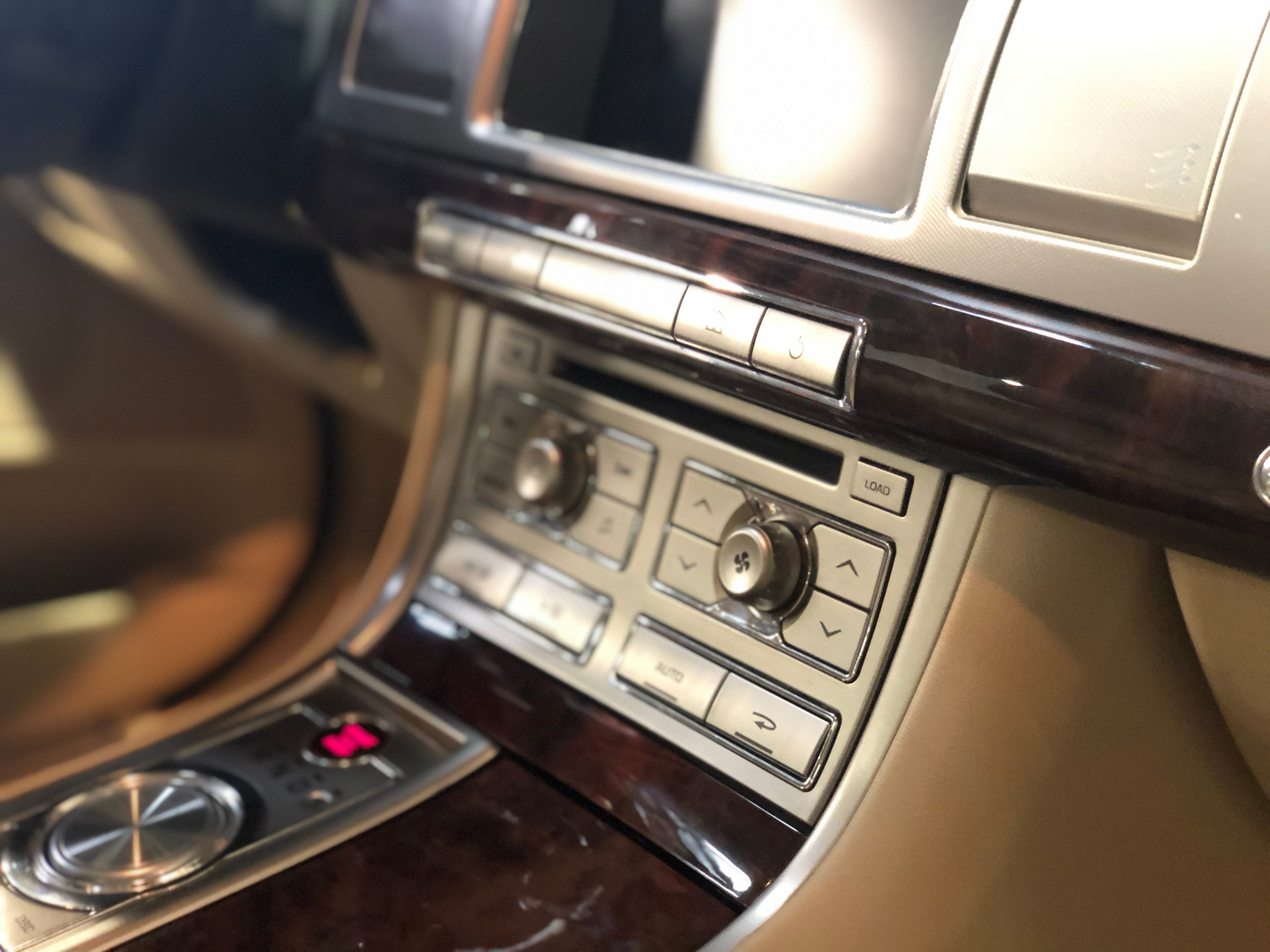 Jaguar XF 3.0d 211ch Luxe Premium
