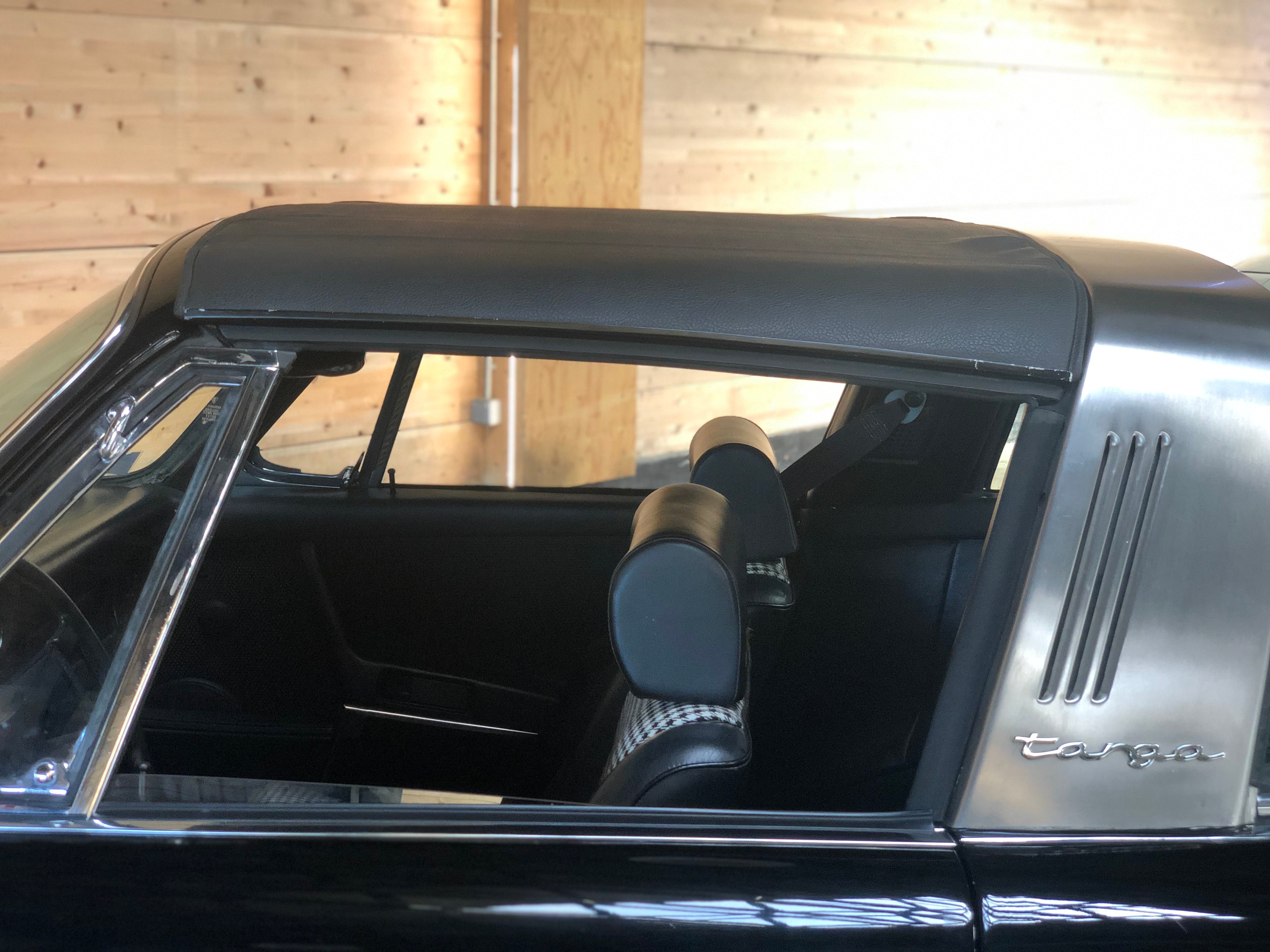 Porsche 911 2.2S Targa