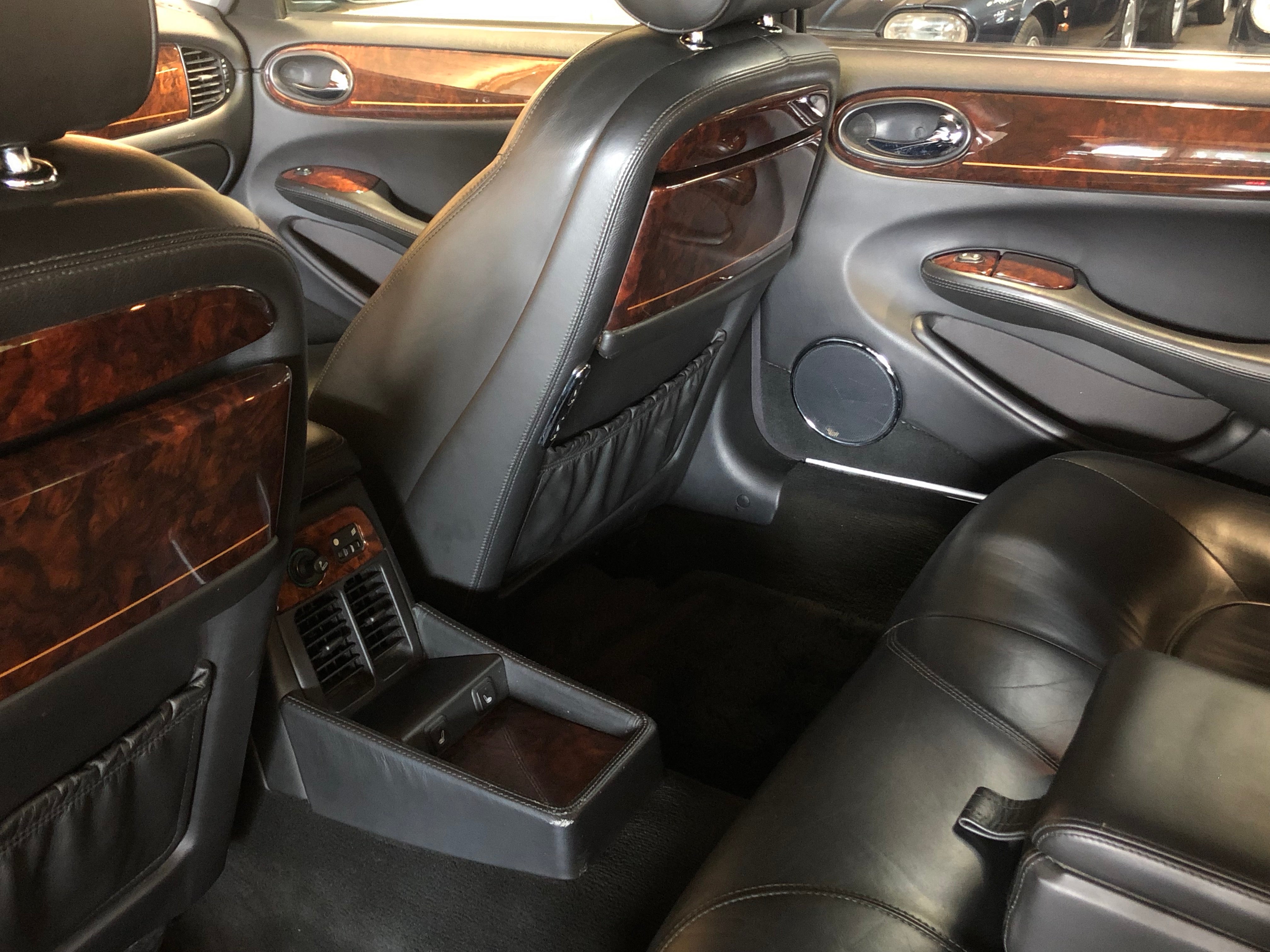Daimler V8 4.0 BVA (X308)