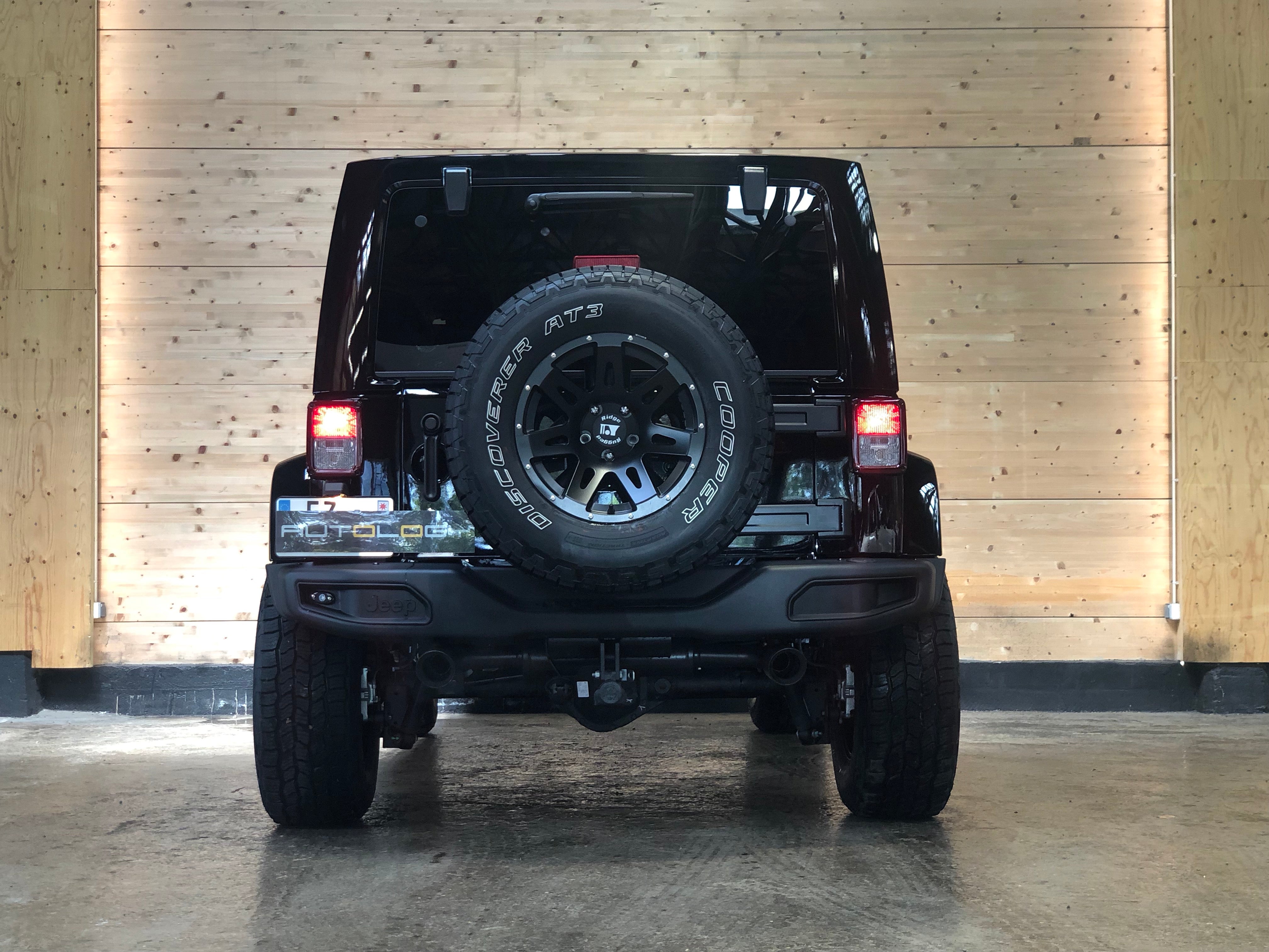 Jeep Wrangler Unlimited V6 3.6 Sahara BVA