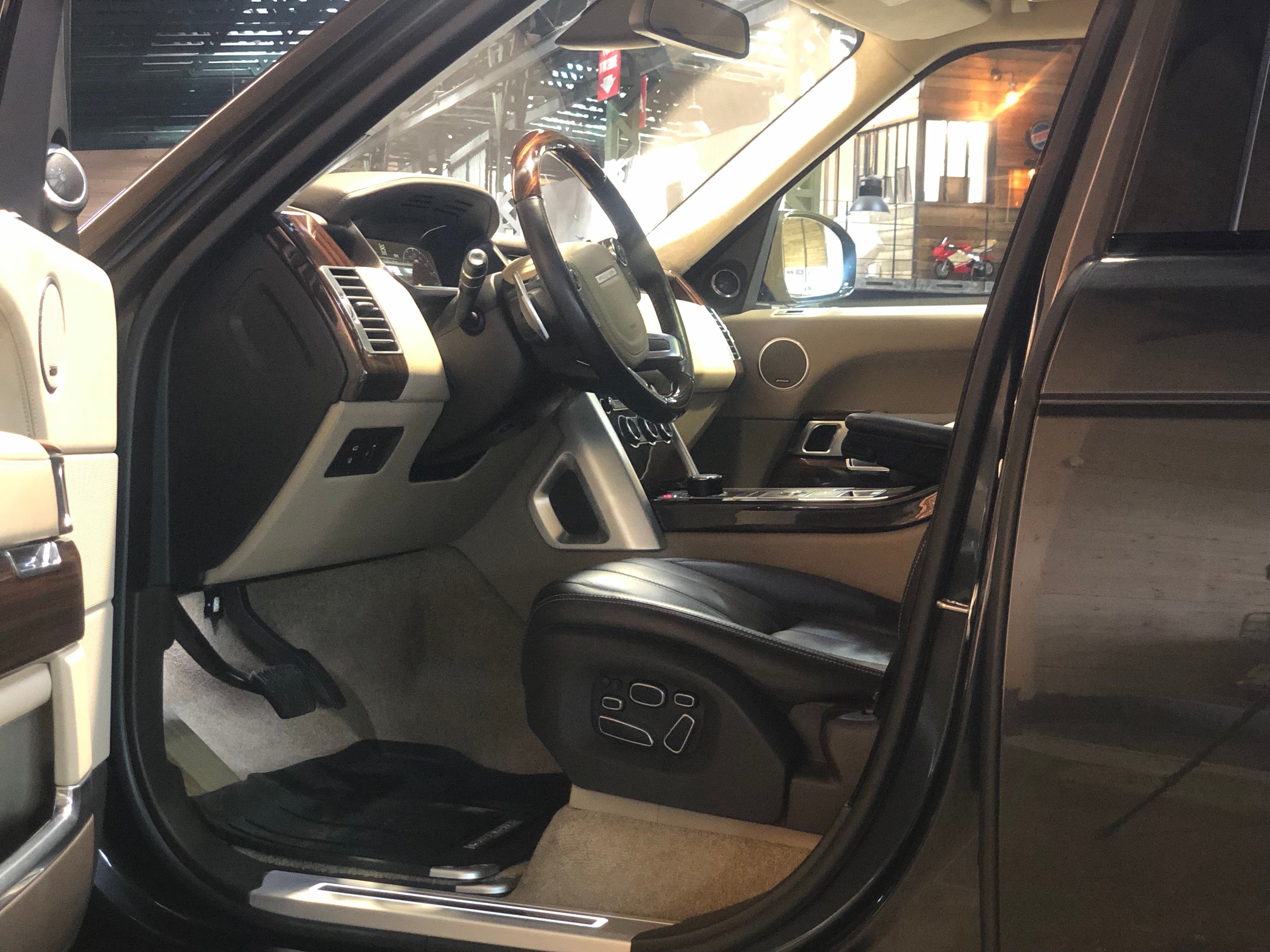 Land Rover Range Rover 4.4 SdV8 Autobiography LWB