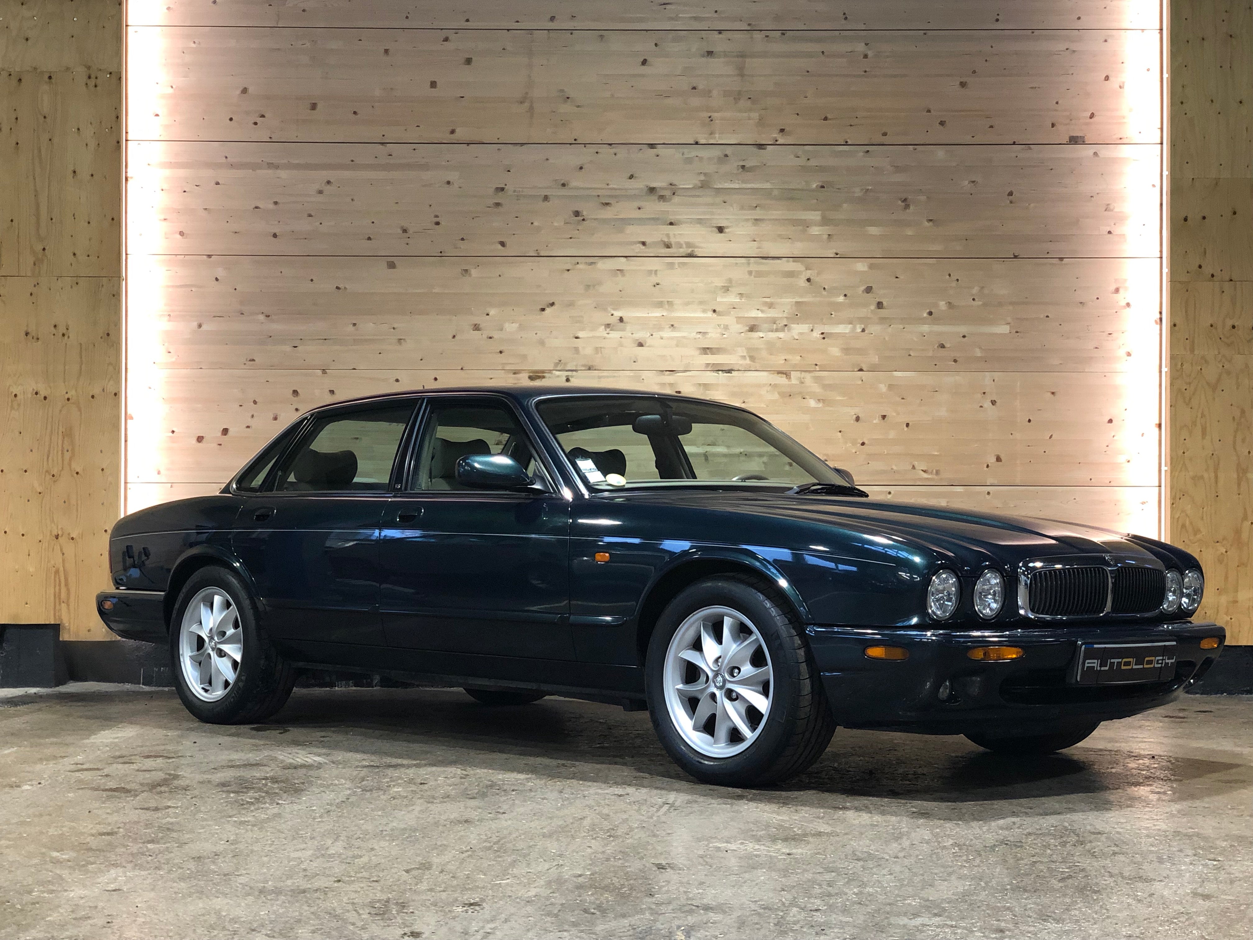Jaguar XJ8 3.2
