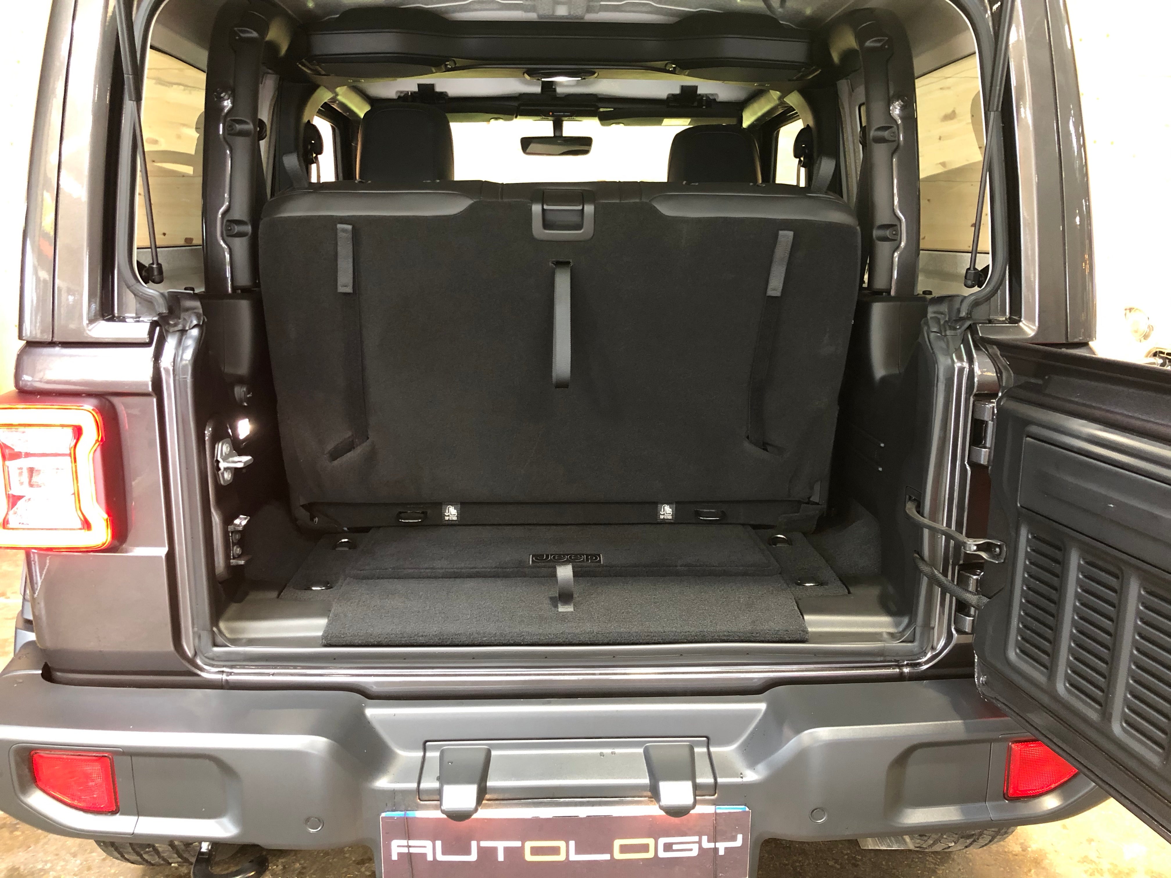 Jeep Wrangler 2.0T Sahara