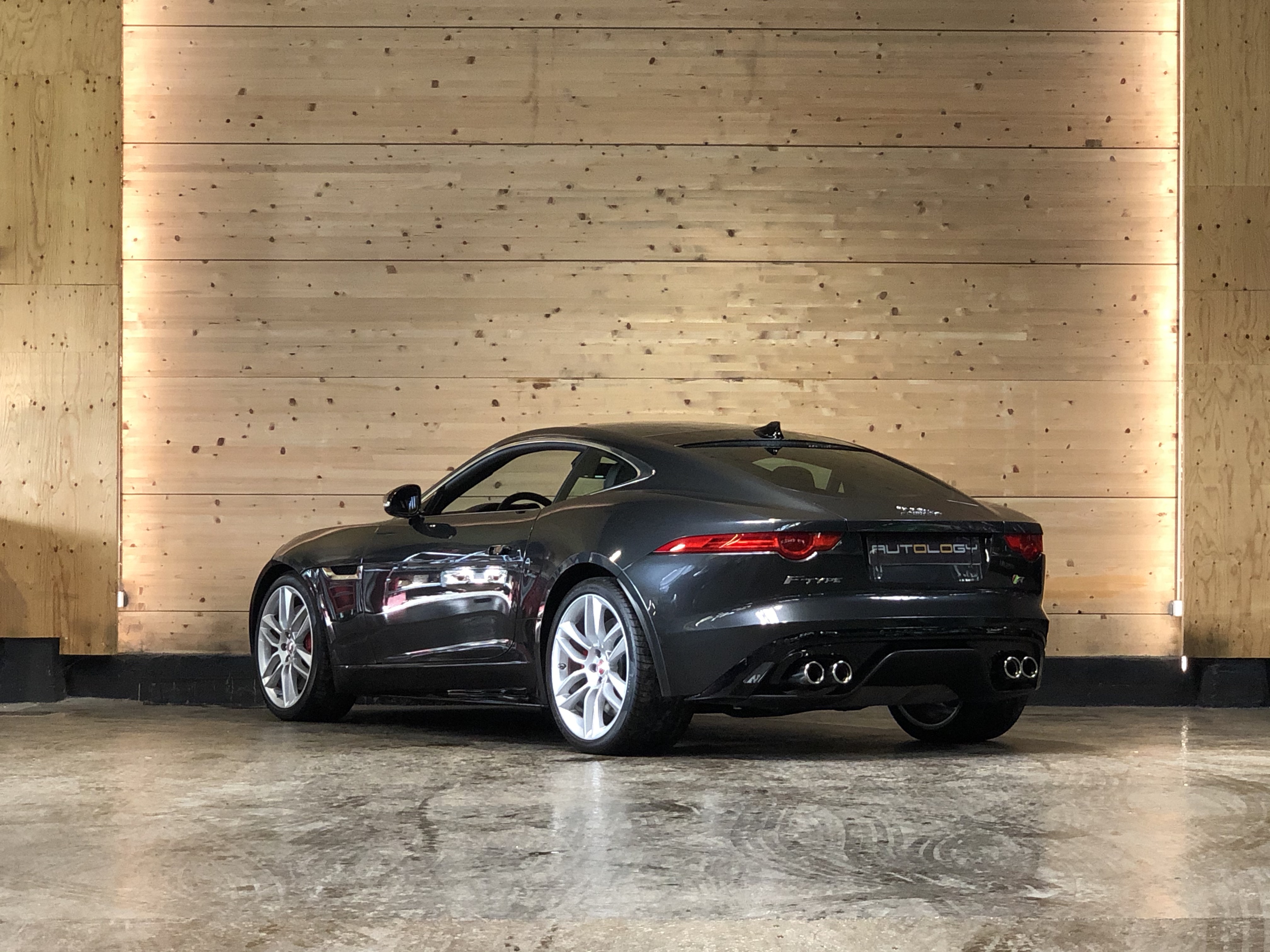 Jaguar F-Type V8 R