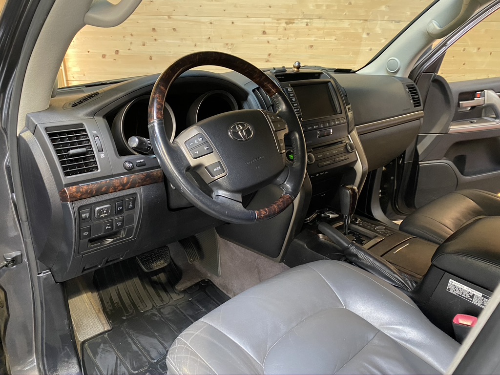 Toyota Land Cruiser Station Wagon 4.5 V8 D4-D Lounge