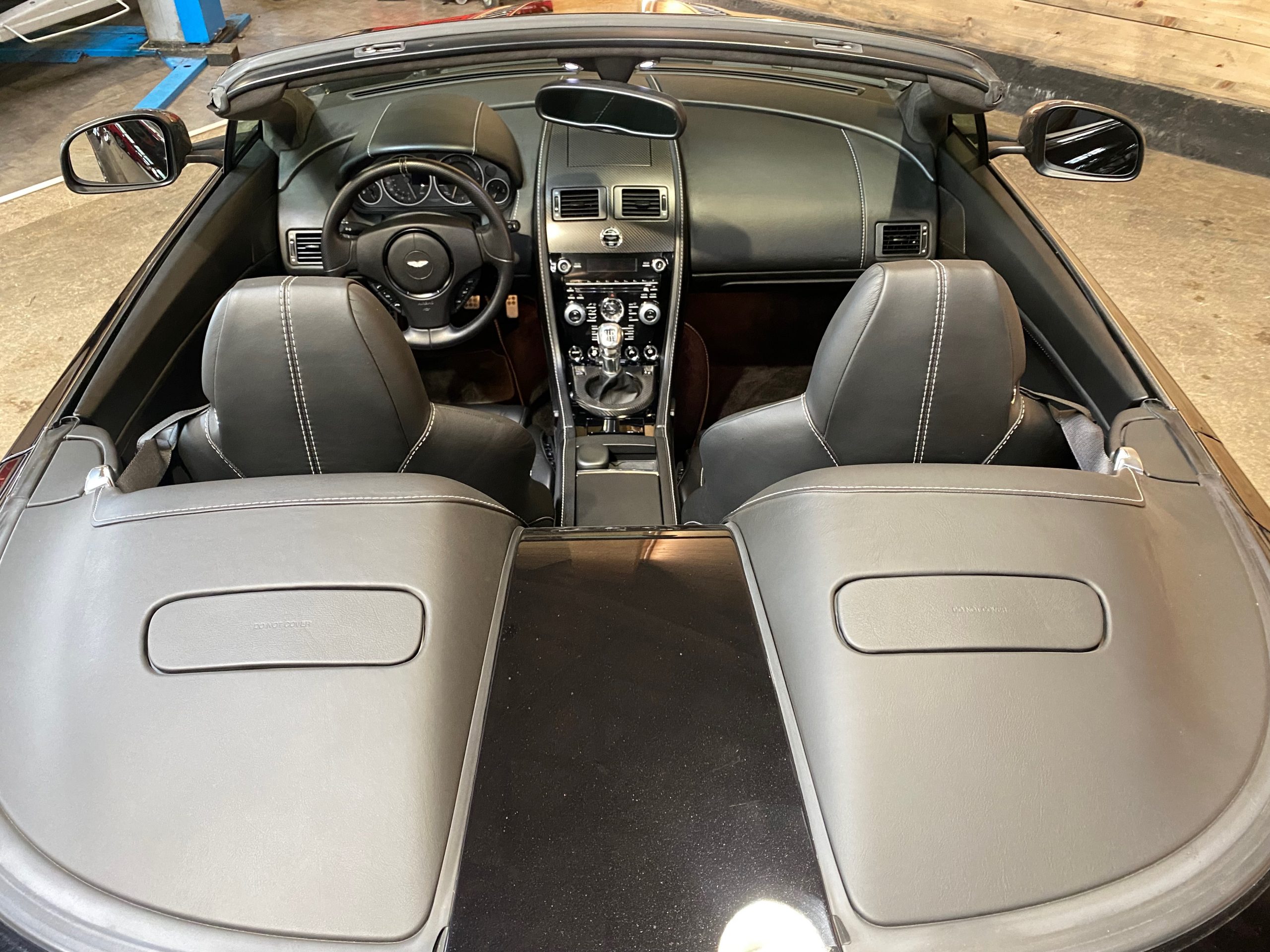 Aston Martin V12 Vantage Roadster BVM6